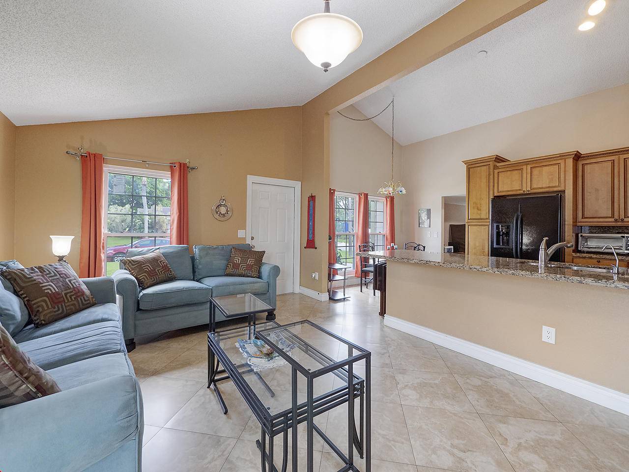 Boynton Beach, FL 33472,5376 Courtney CIR