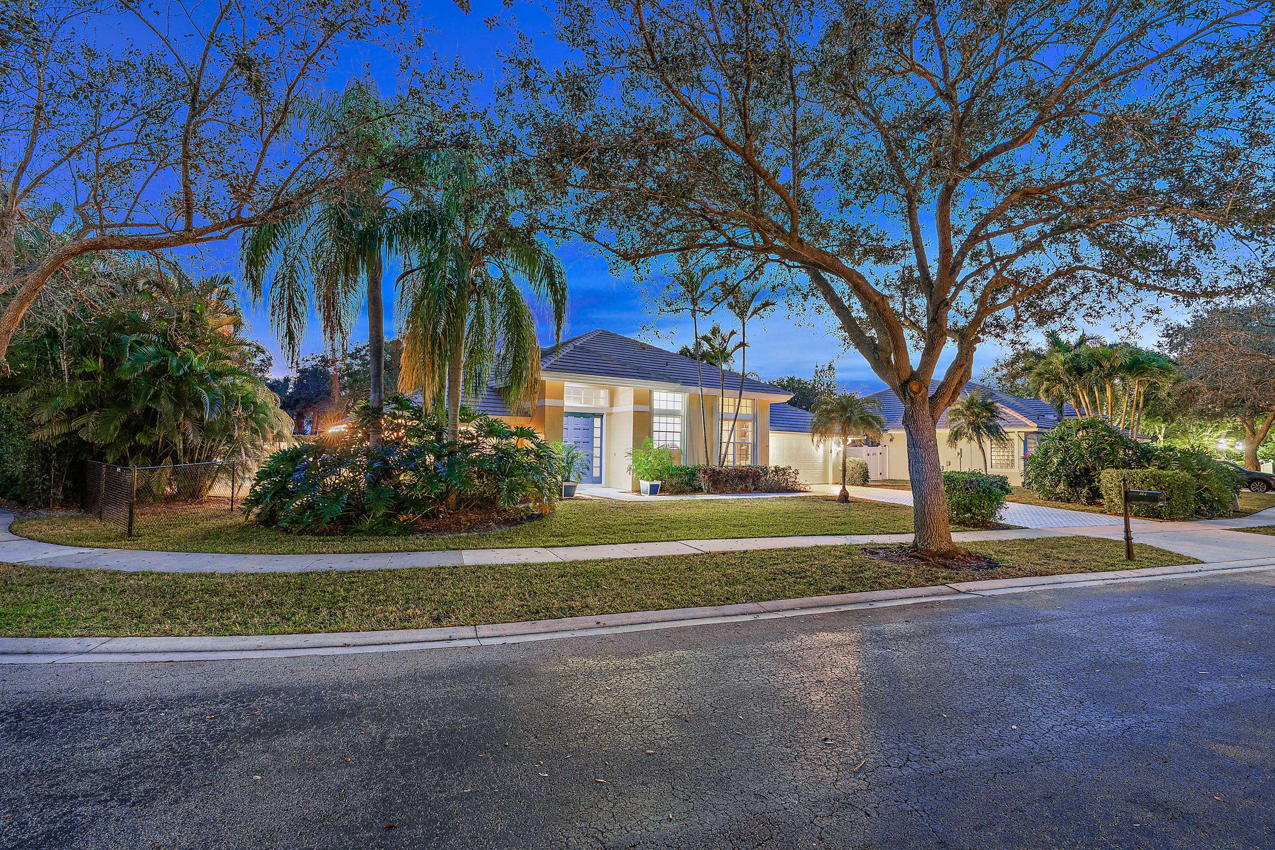 Jupiter, FL 33458,104 Jeanette WAY