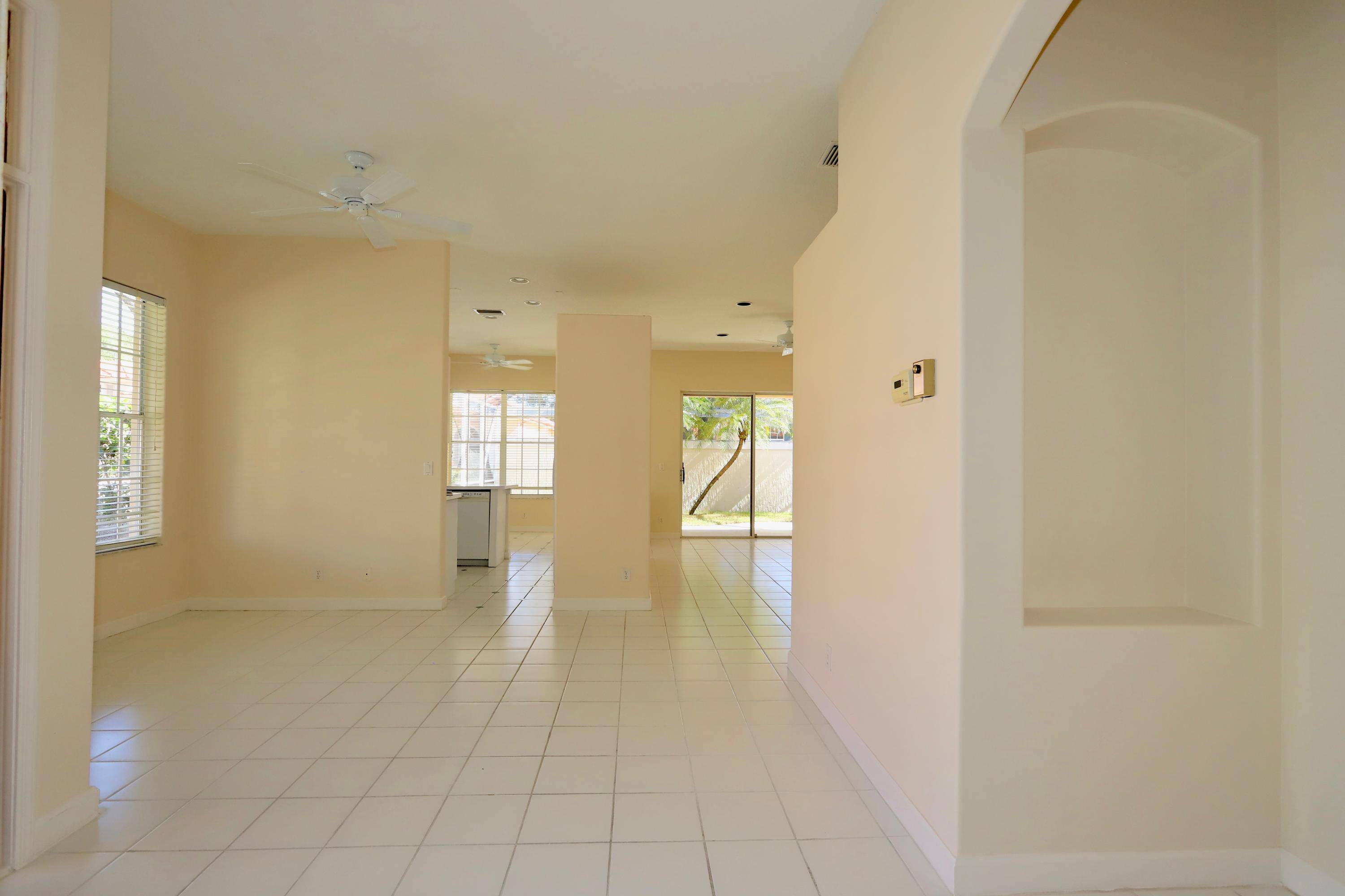 Palm Beach Gardens, FL 33418,137 N Monterey Pointe DR