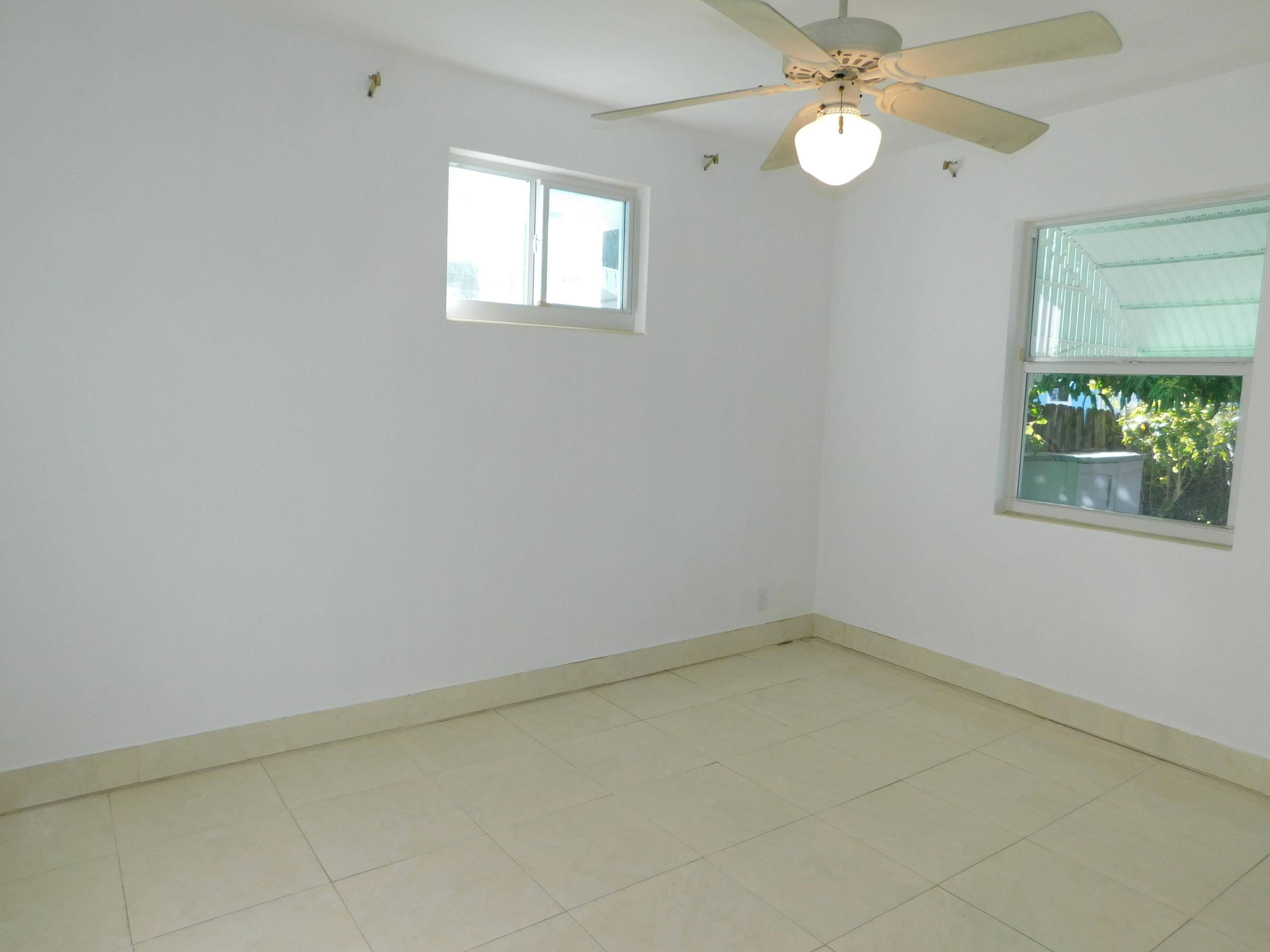 Lake Worth Beach, FL 33460,631 N F ST