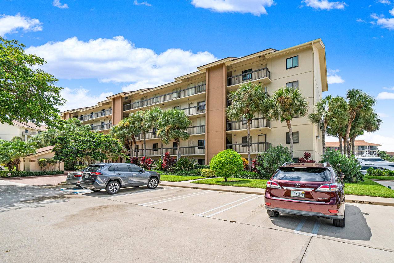 Jupiter, FL 33477,1301 Seafarer 205 CIR 205