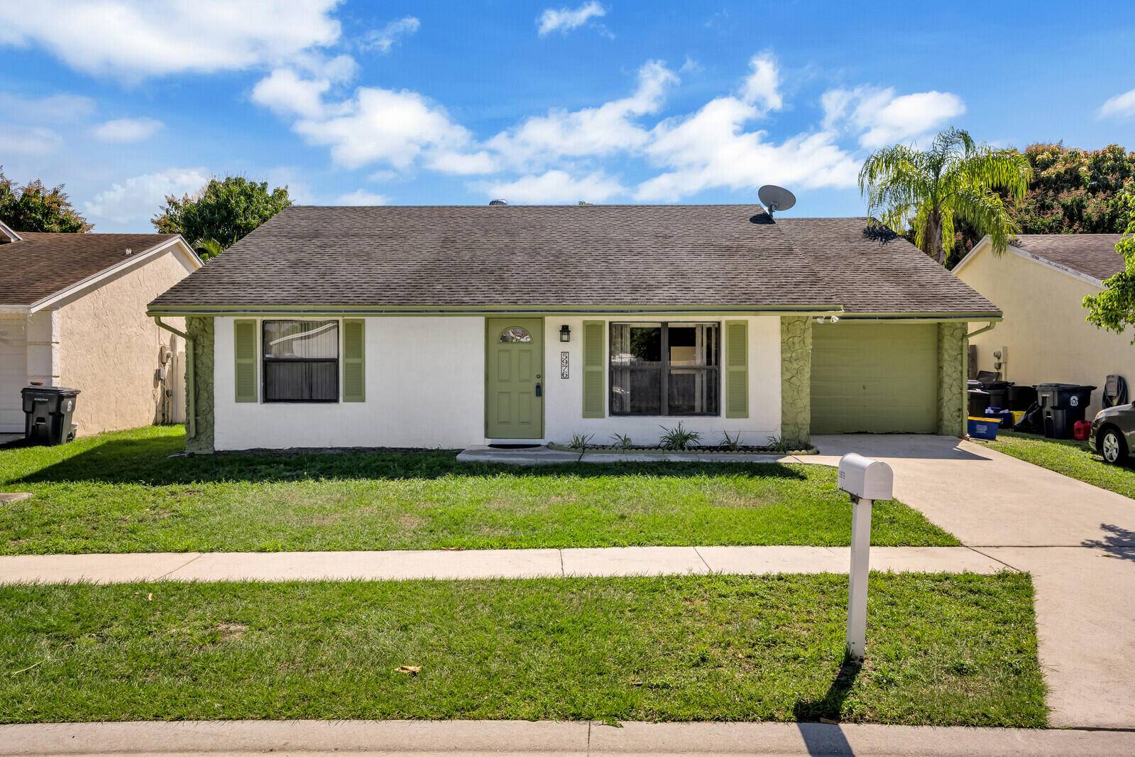 Lake Worth, FL 33463,5976 Corson PL