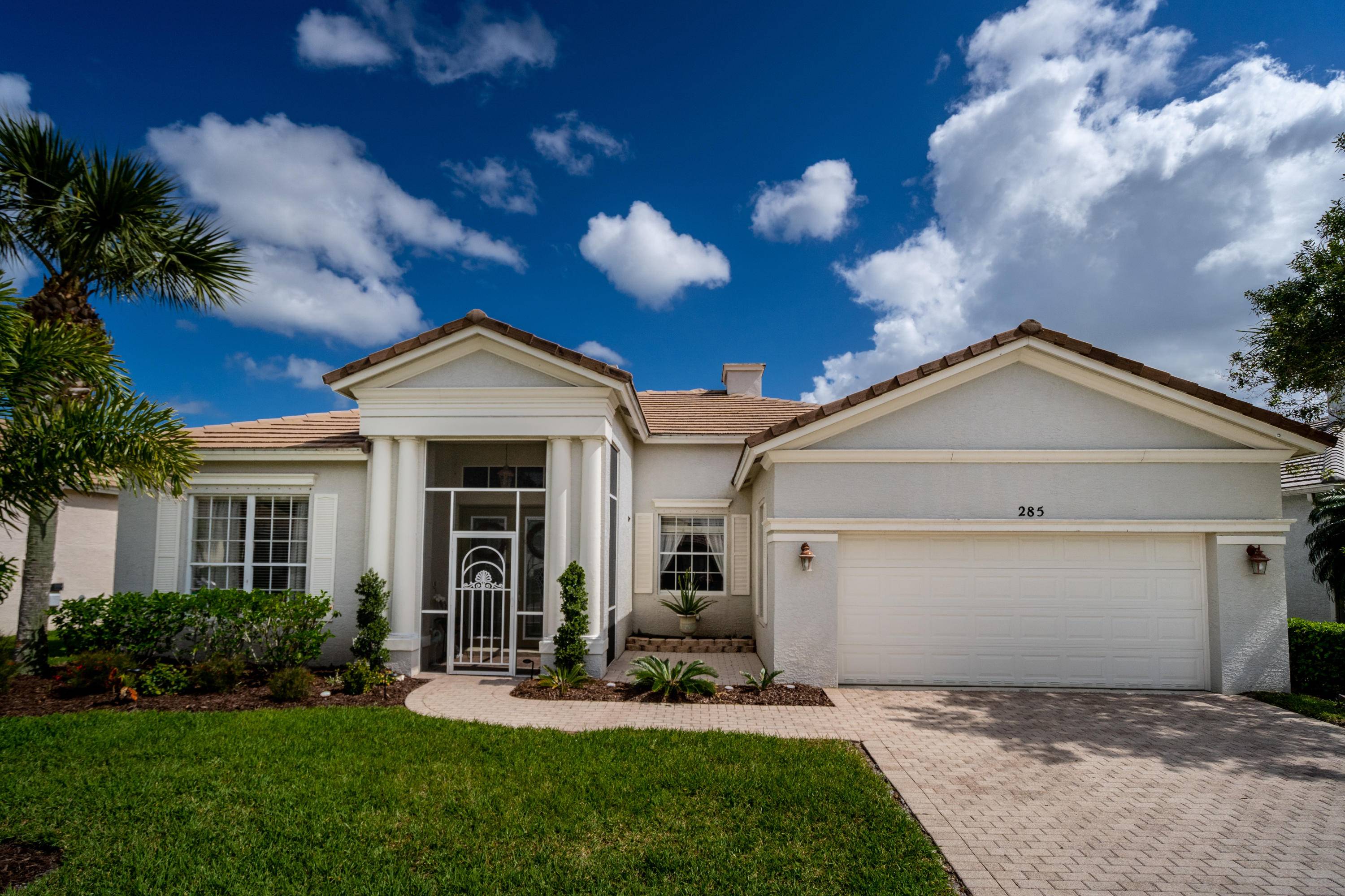 Port Saint Lucie, FL 34986,285 SW Lake Forest WAY