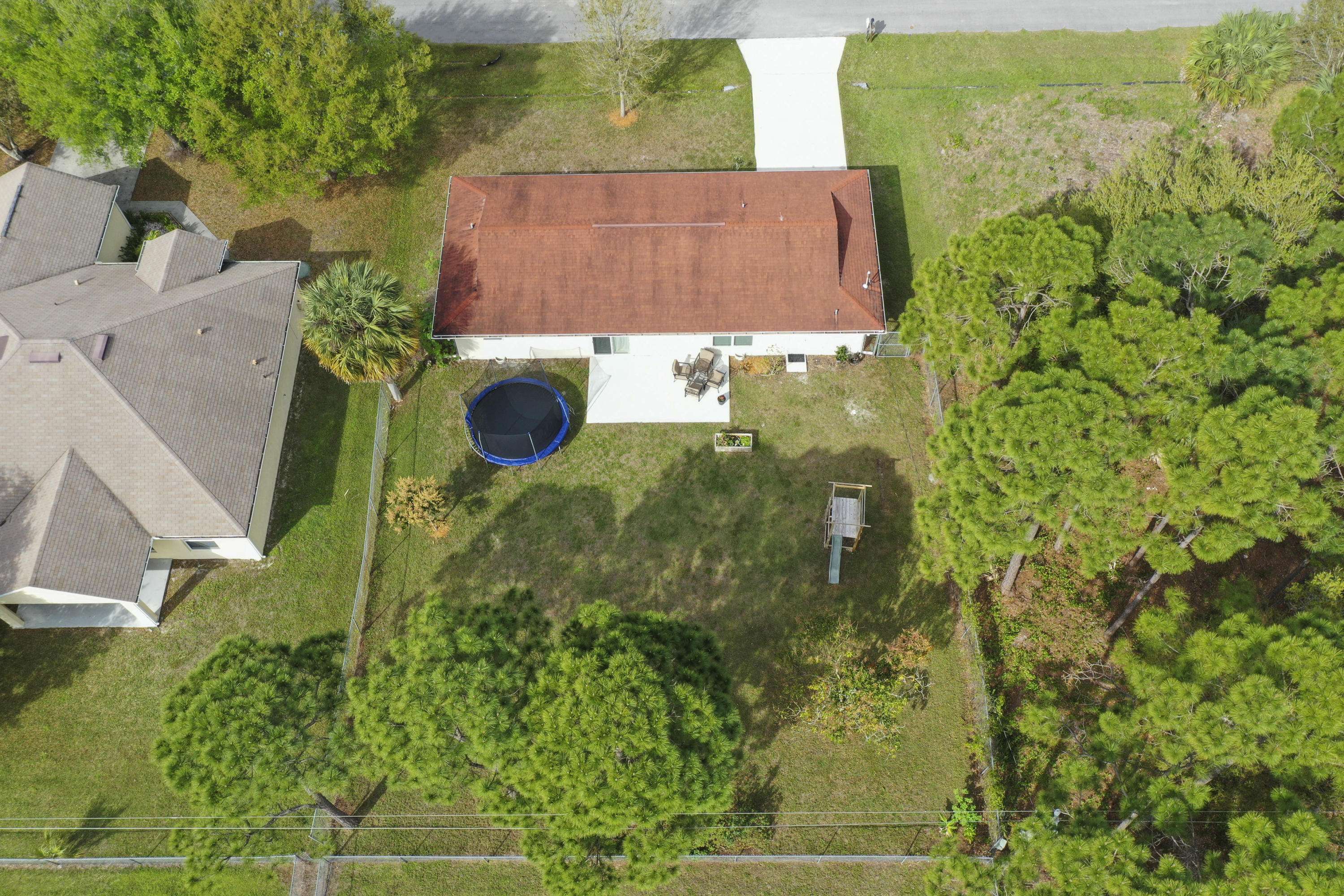 Port Saint Lucie, FL 34983,431 SW Peach ST