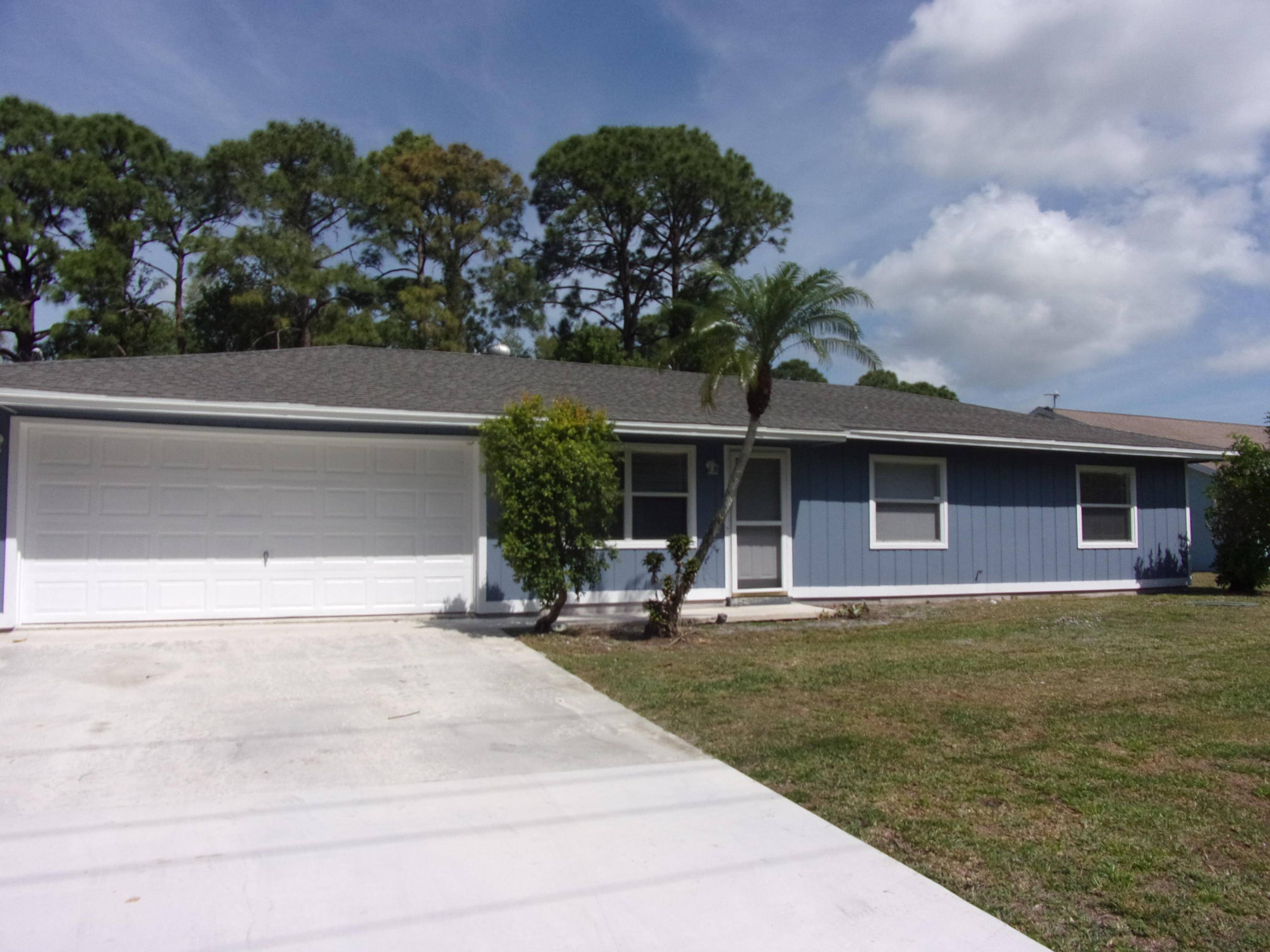 Port Saint Lucie, FL 34983,589 SE Faith TER