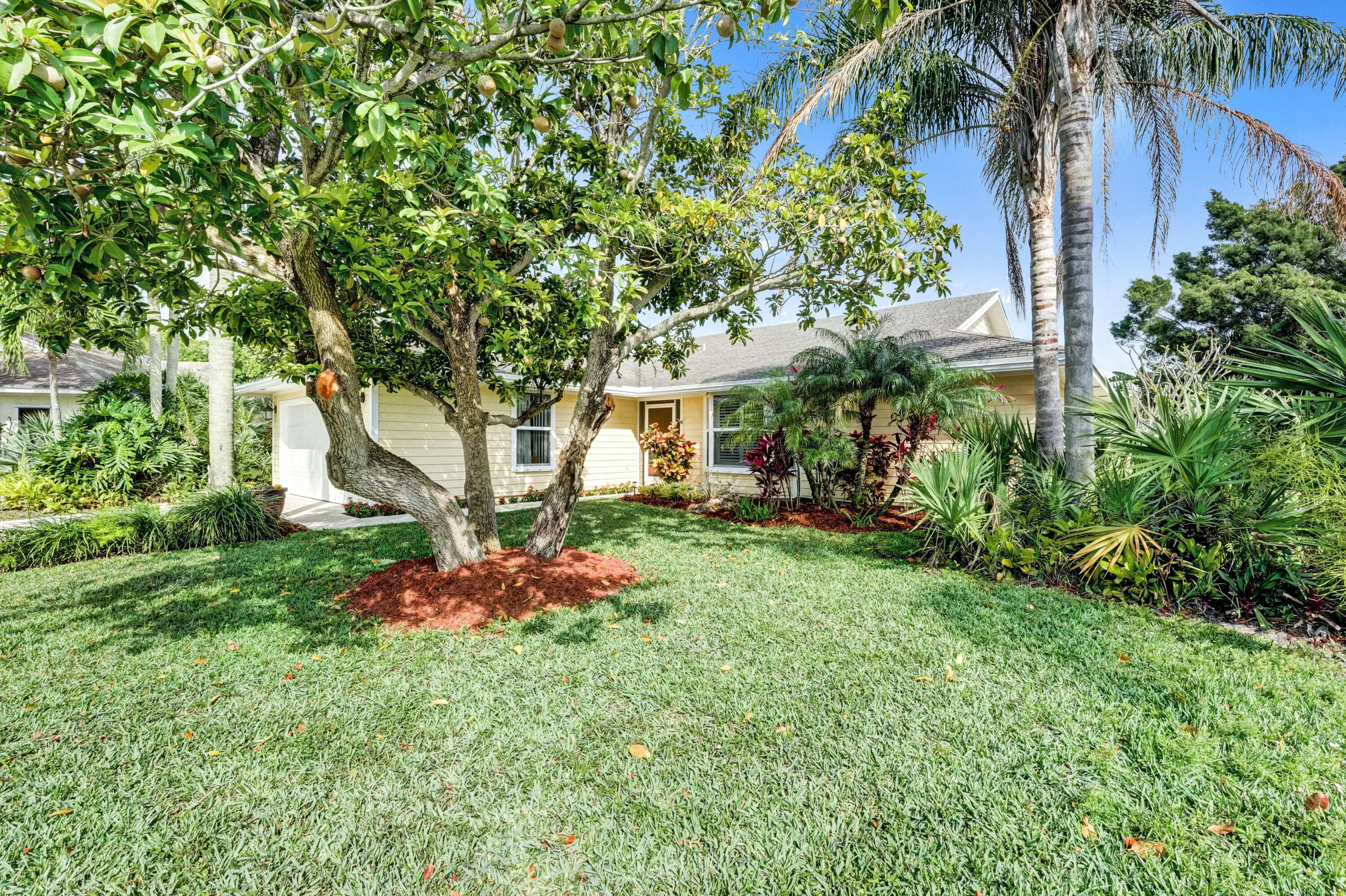 Tequesta, FL 33469,4441 Colette DR