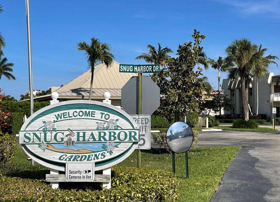 Boynton Beach, FL 33435,639 Snug Harbor DR L2