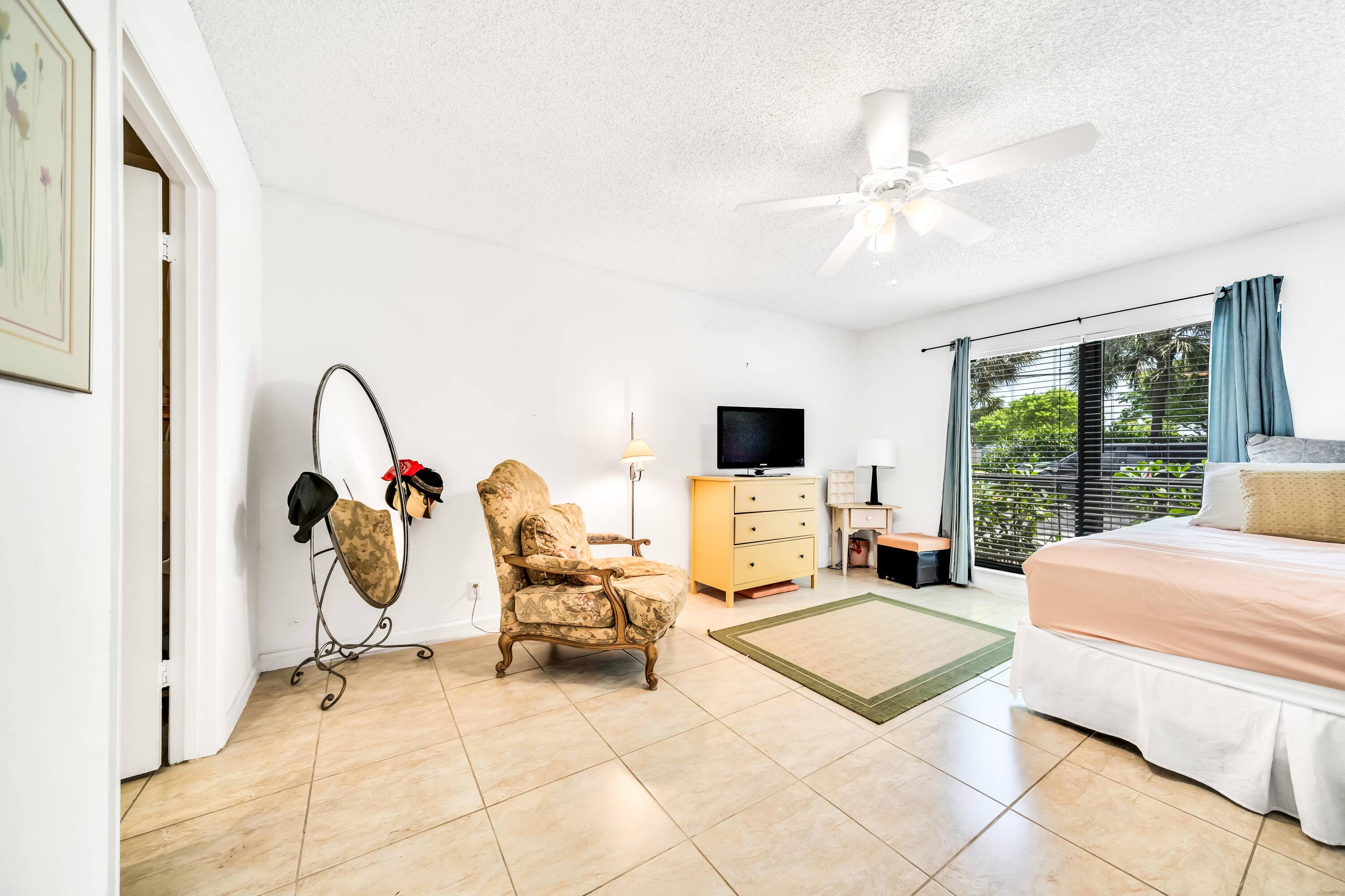 Delray Beach, FL 33445,566 SW 20th CT 7