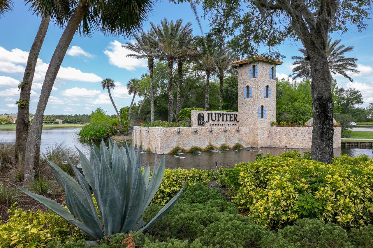 Jupiter, FL 33478,142 Carmela CT