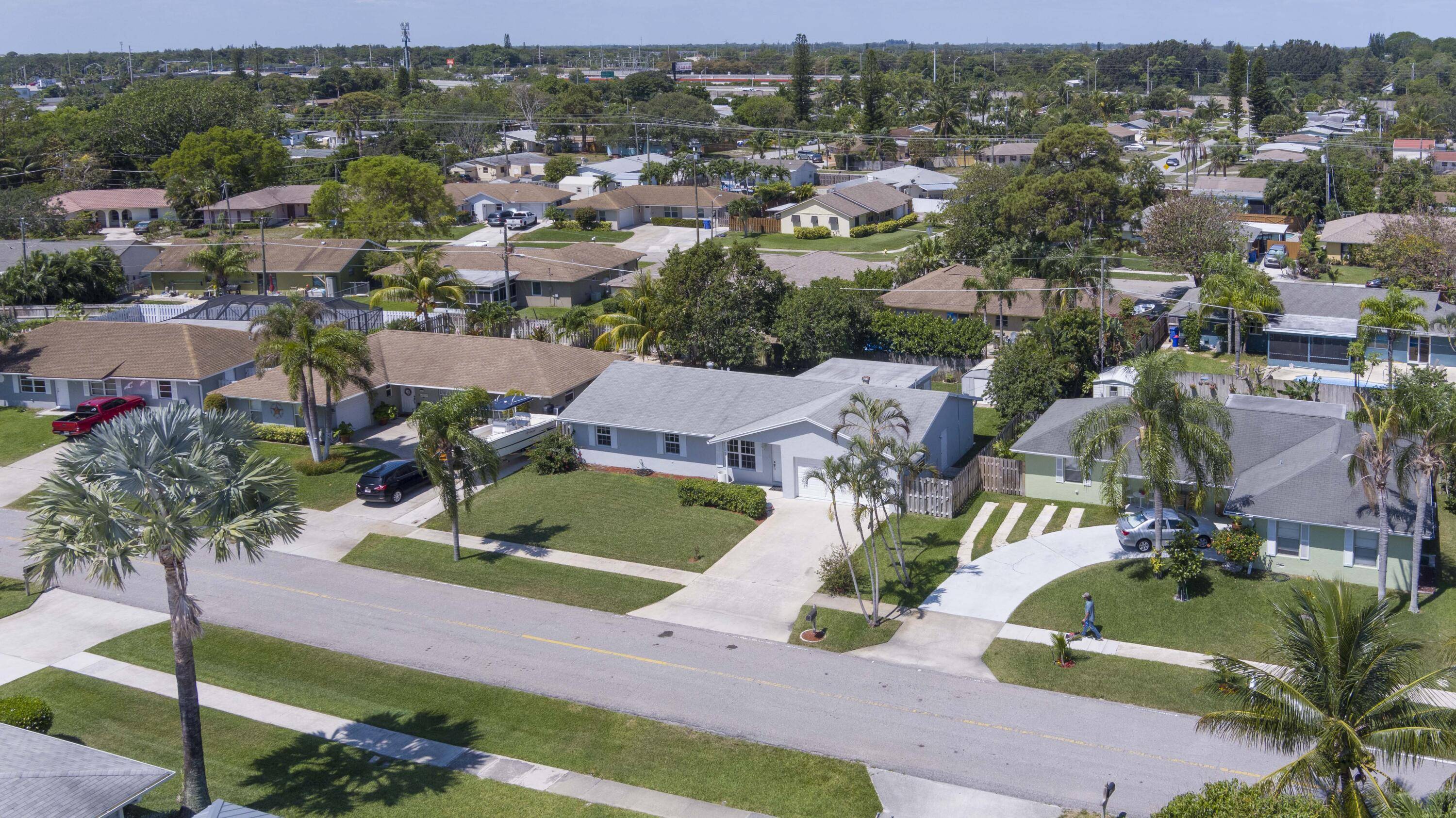 Lantana, FL 33462,837 Palama WAY