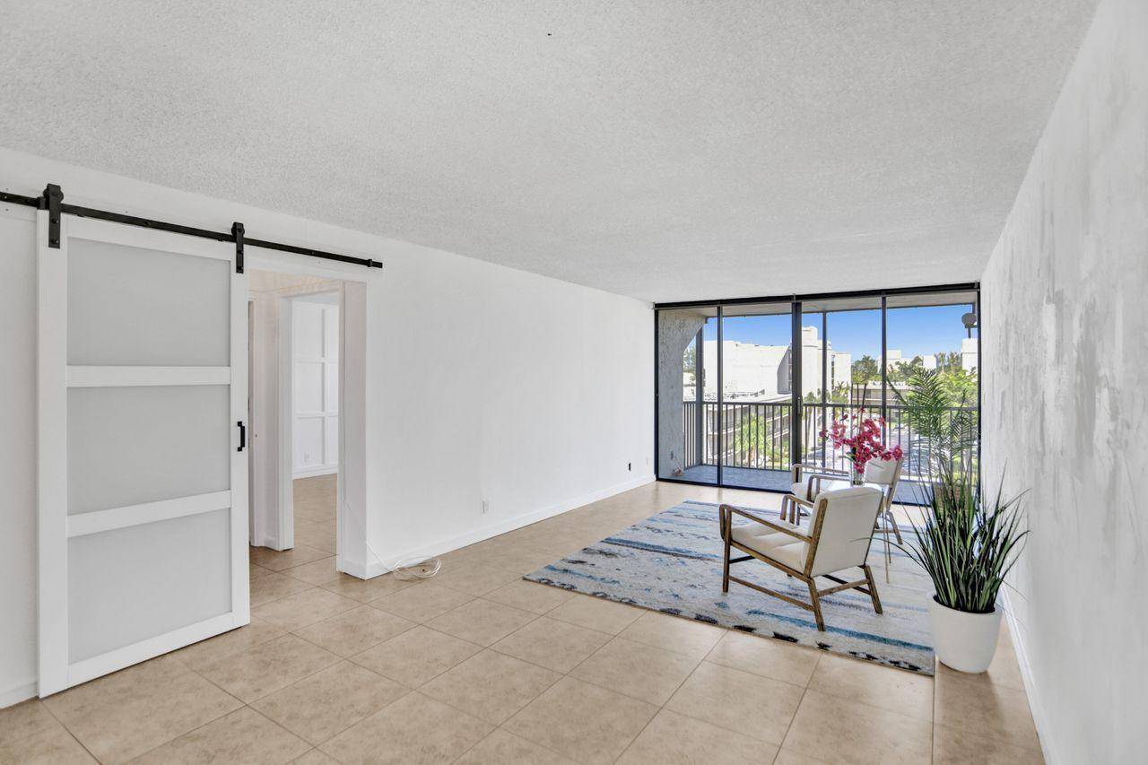 Boca Raton, FL 33432,4 Royal Palm WAY 5050