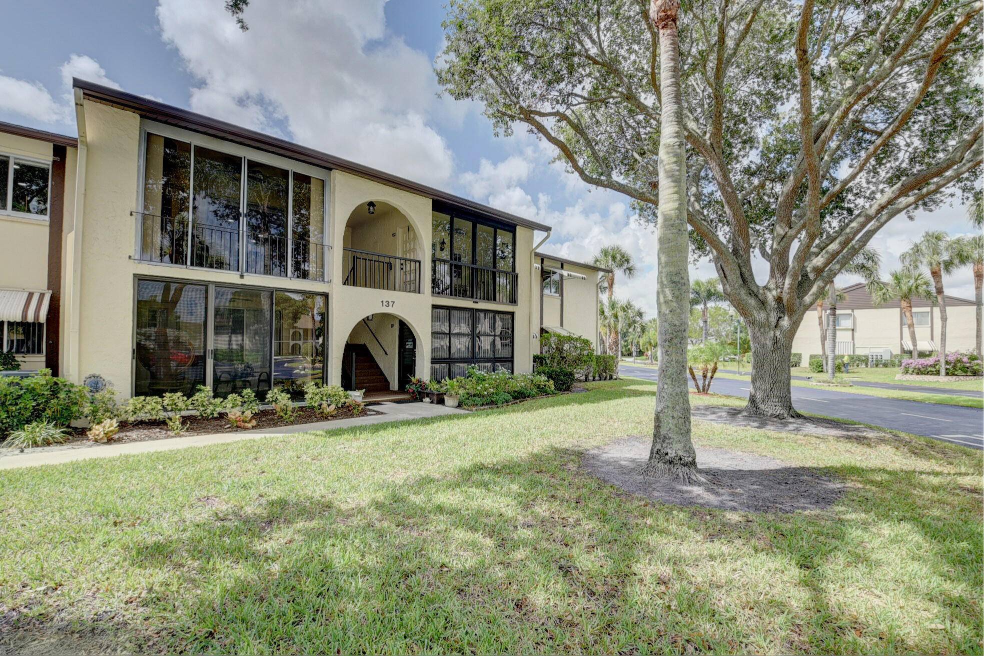 Greenacres, FL 33463,137 Lake Pine CIR D-2