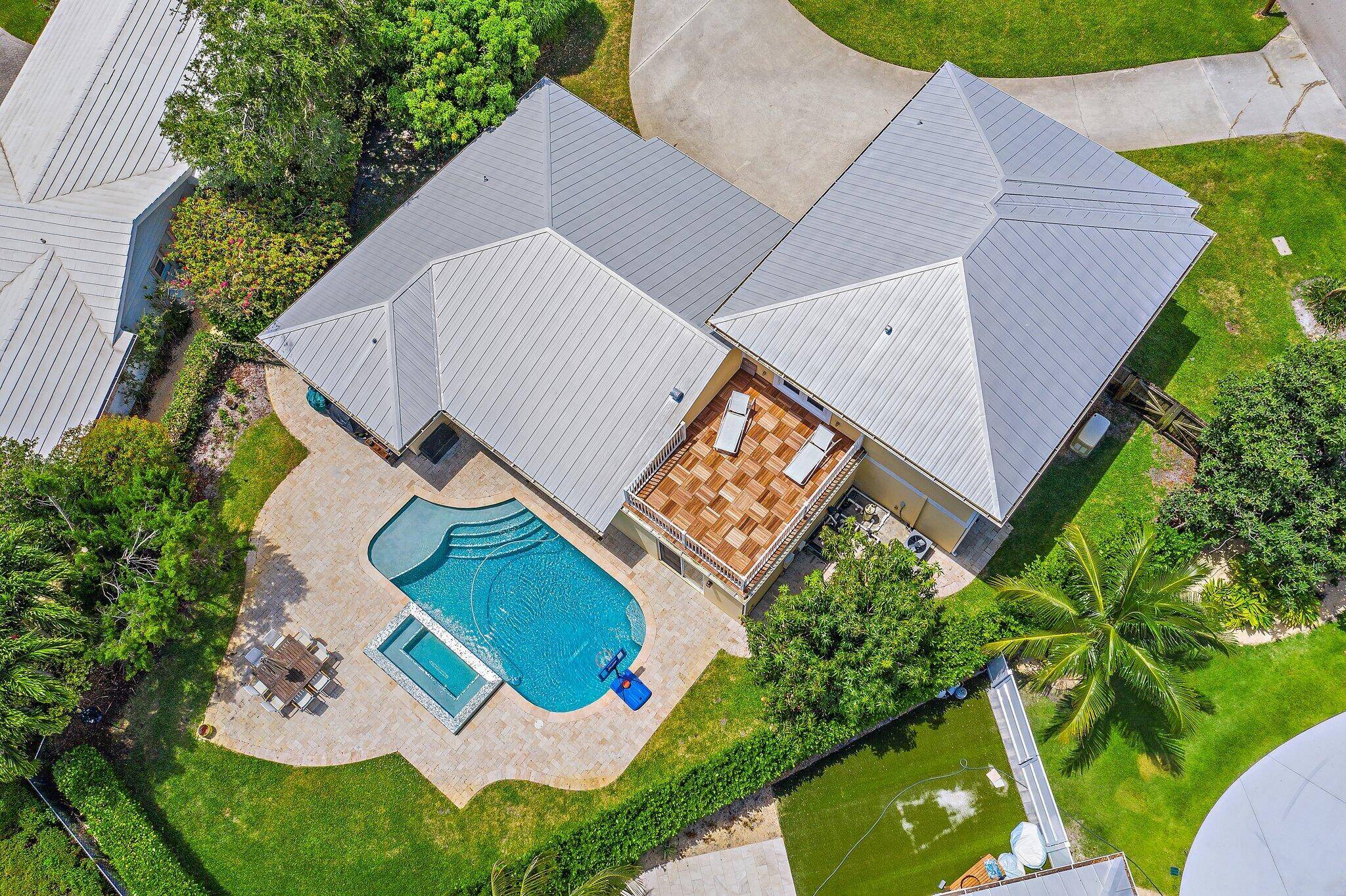 Tequesta, FL 33469,106 E Fairview