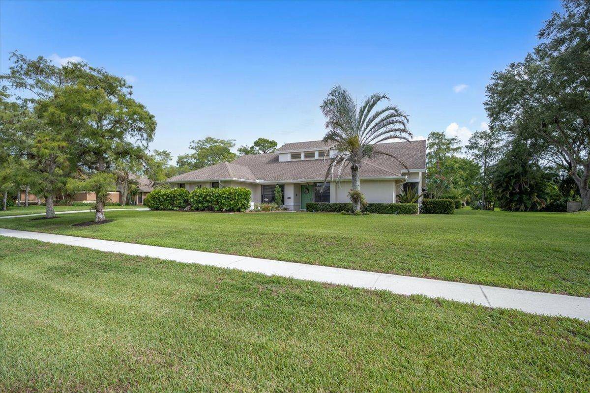 Wellington, FL 33414,15235 Meadow Wood DR