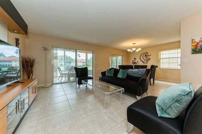 Boynton Beach, FL 33437,7396 Lake Meadow WAY 102