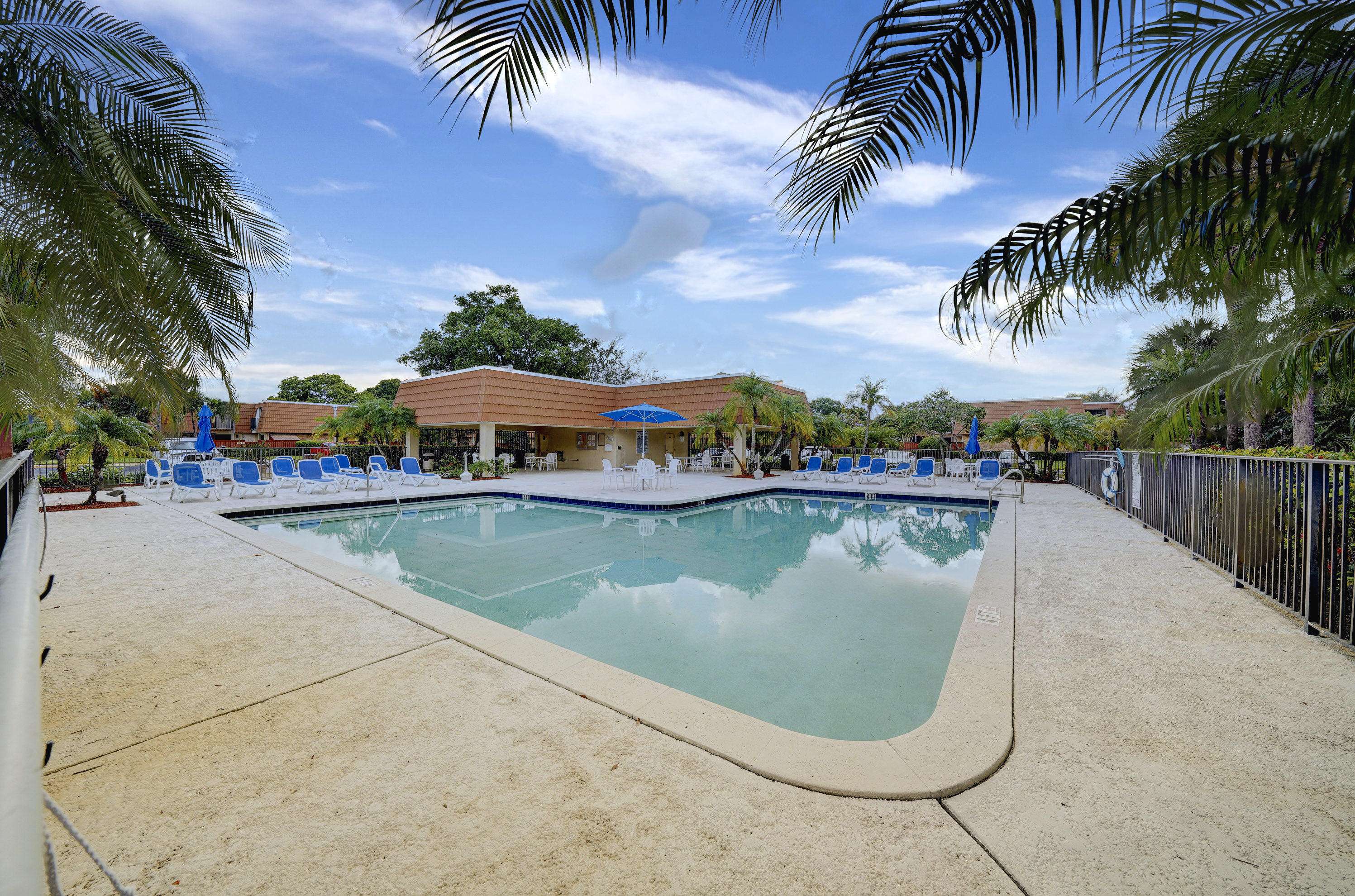 Deerfield Beach, FL 33442,2908 S Waterford DR