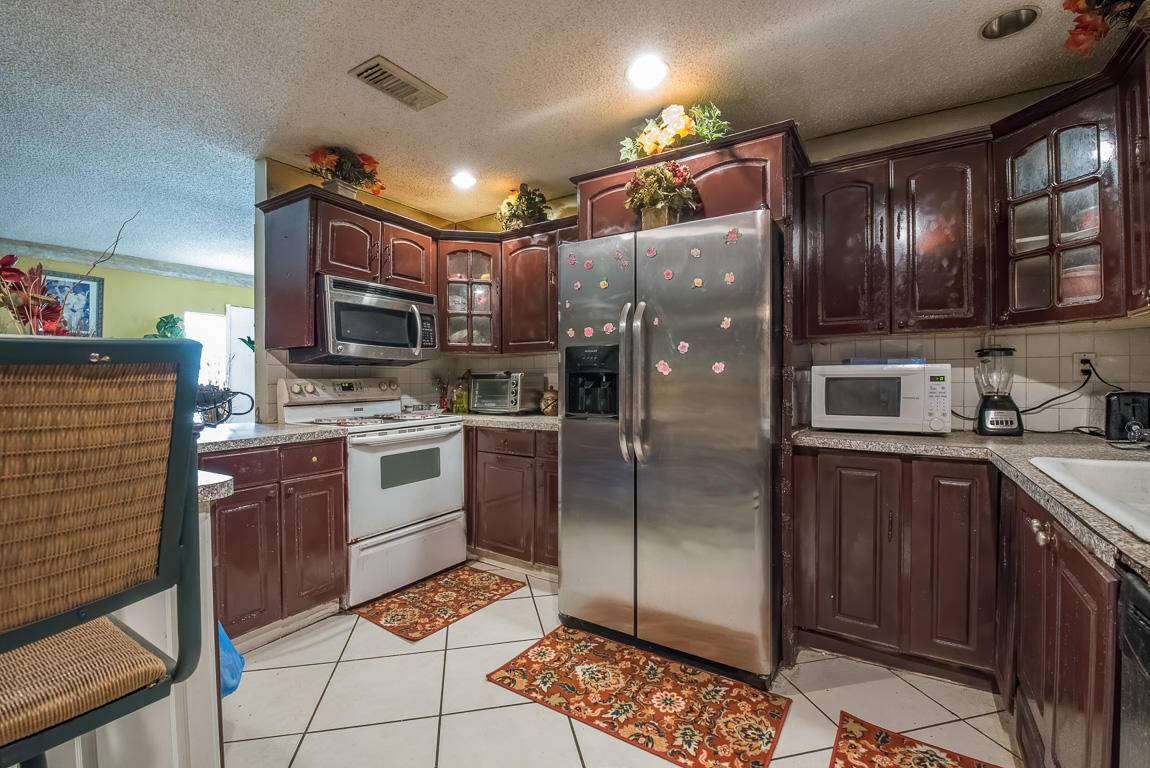 Boca Raton, FL 33431,4990 NW 2nd CT