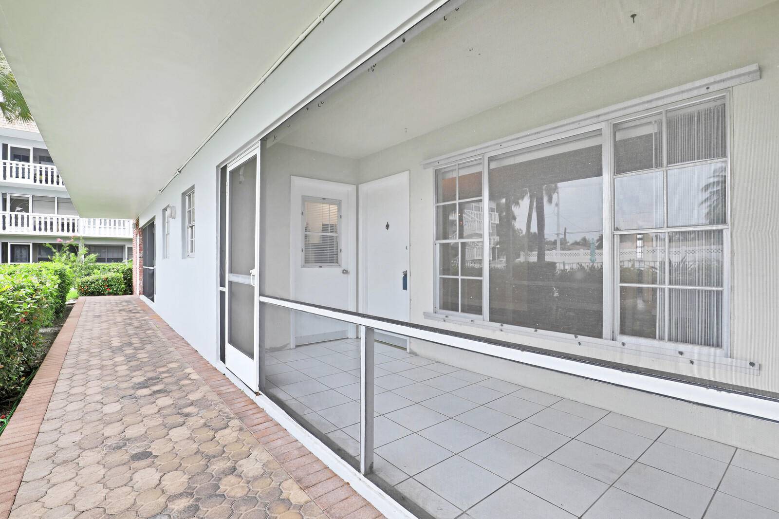 Pompano Beach, FL 33060,1965 SE 5th CT 102