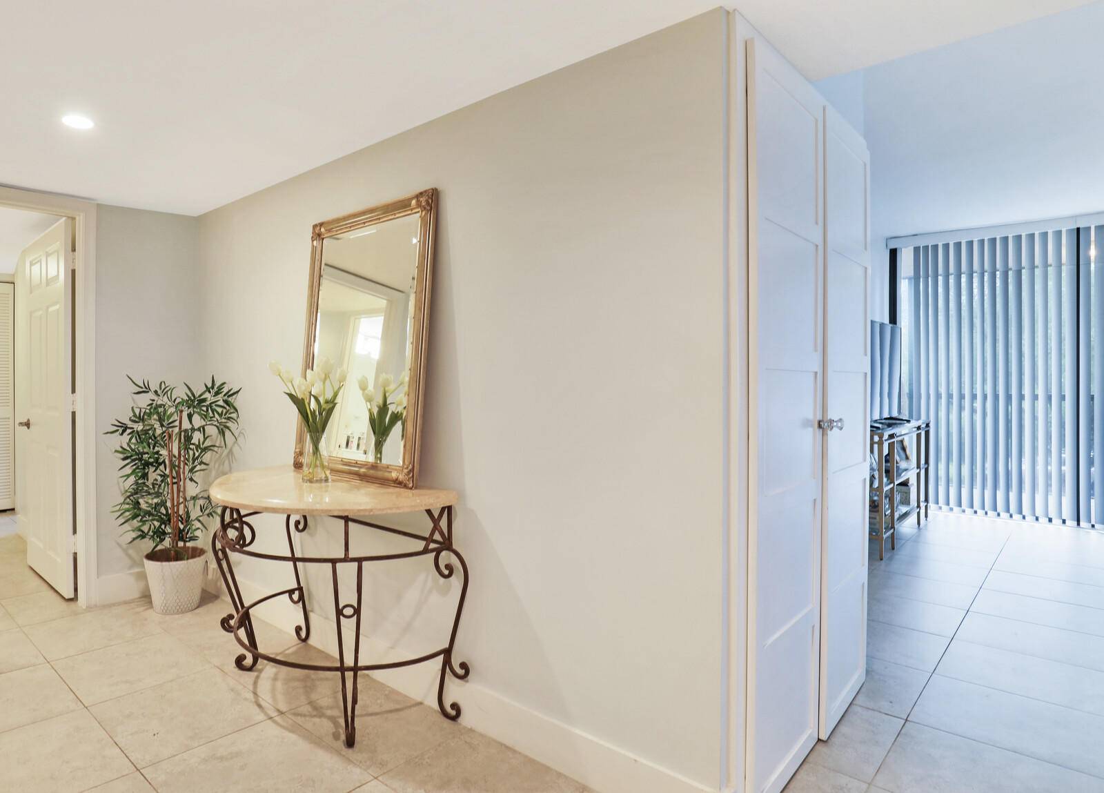 Boca Raton, FL 33487,800 Jeffery ST 201
