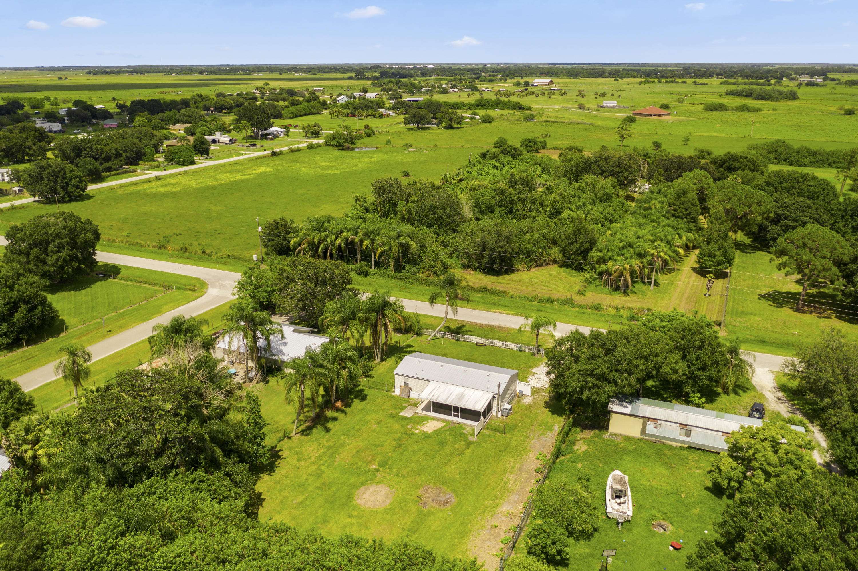 Okeechobee, FL 34974,775 NE 80th AVE