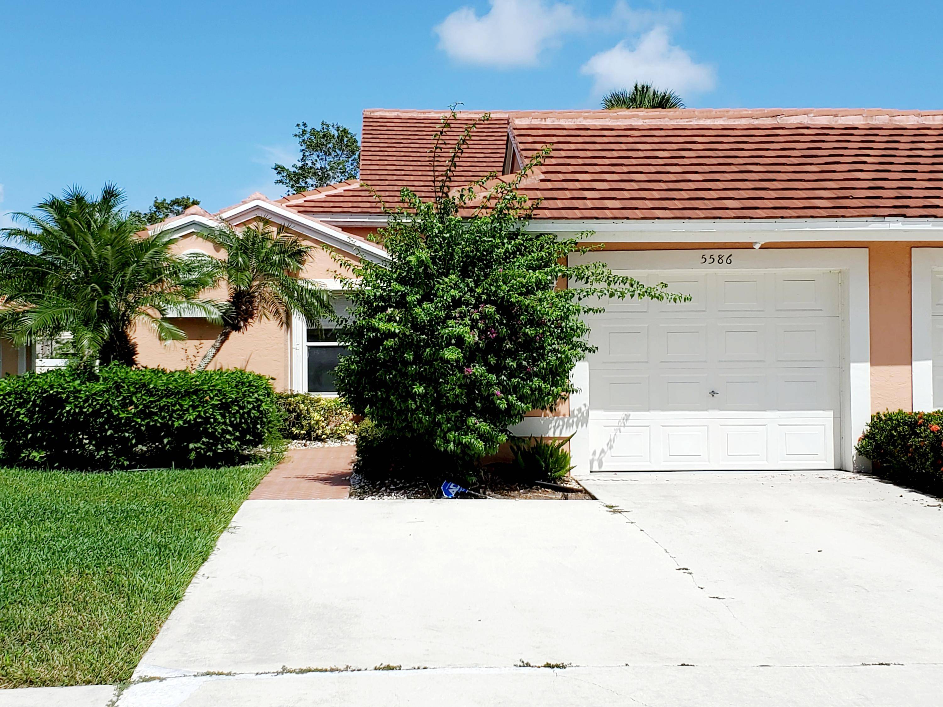 Boynton Beach, FL 33437,5586 Royal Lake CIR