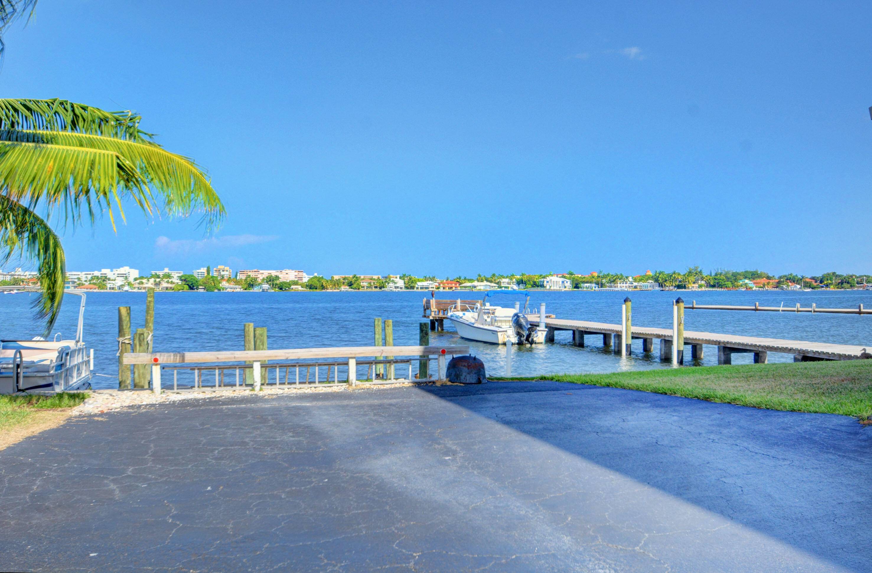 Lantana, FL 33462,219 Lakeview AVE 102