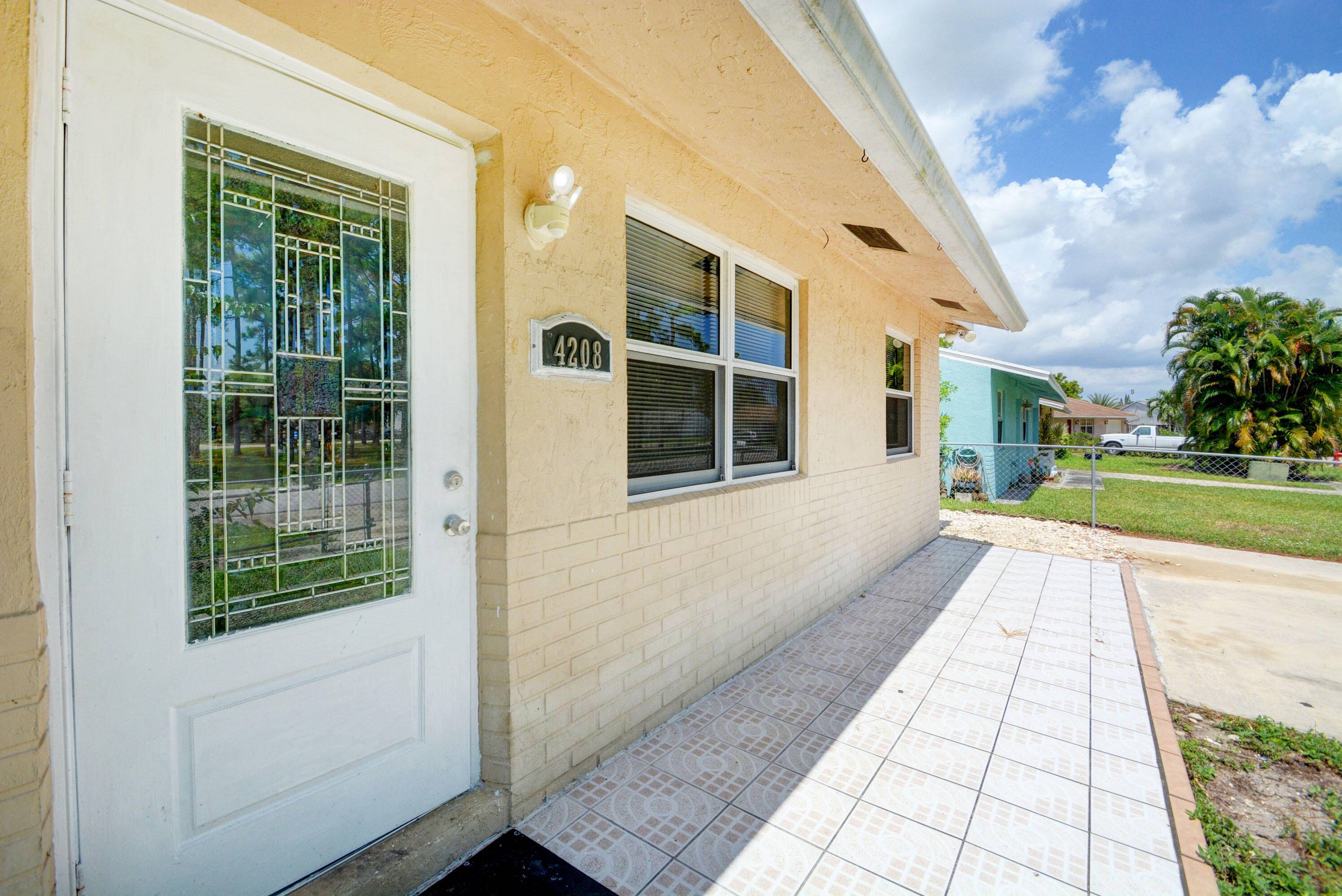 Greenacres, FL 33463,4208 Caesar CIR