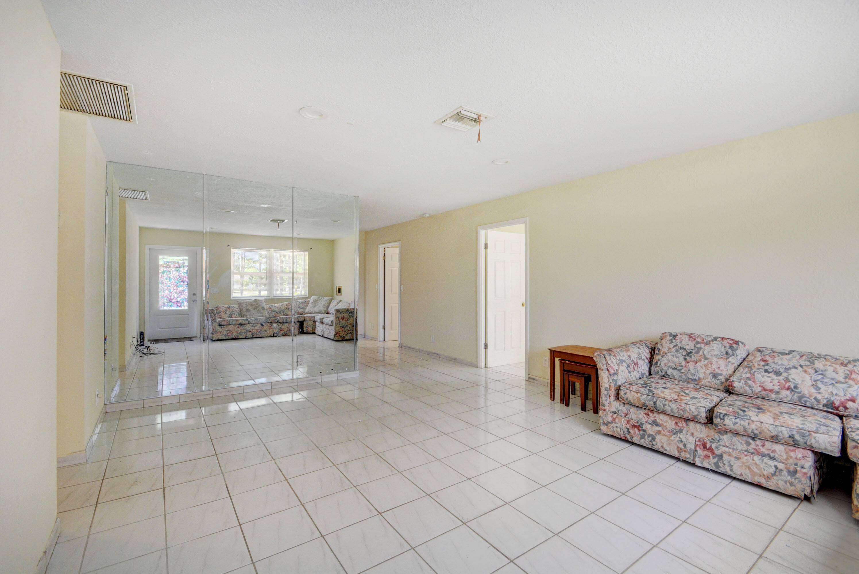 Greenacres, FL 33463,4208 Caesar CIR