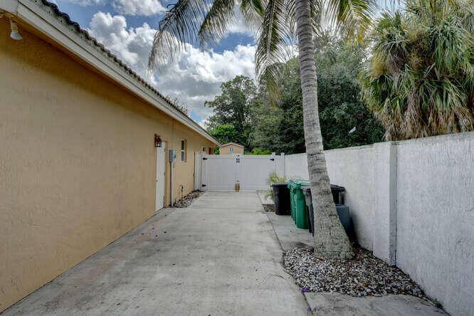 Fort Pierce, FL 34951,7005 Cabana LN