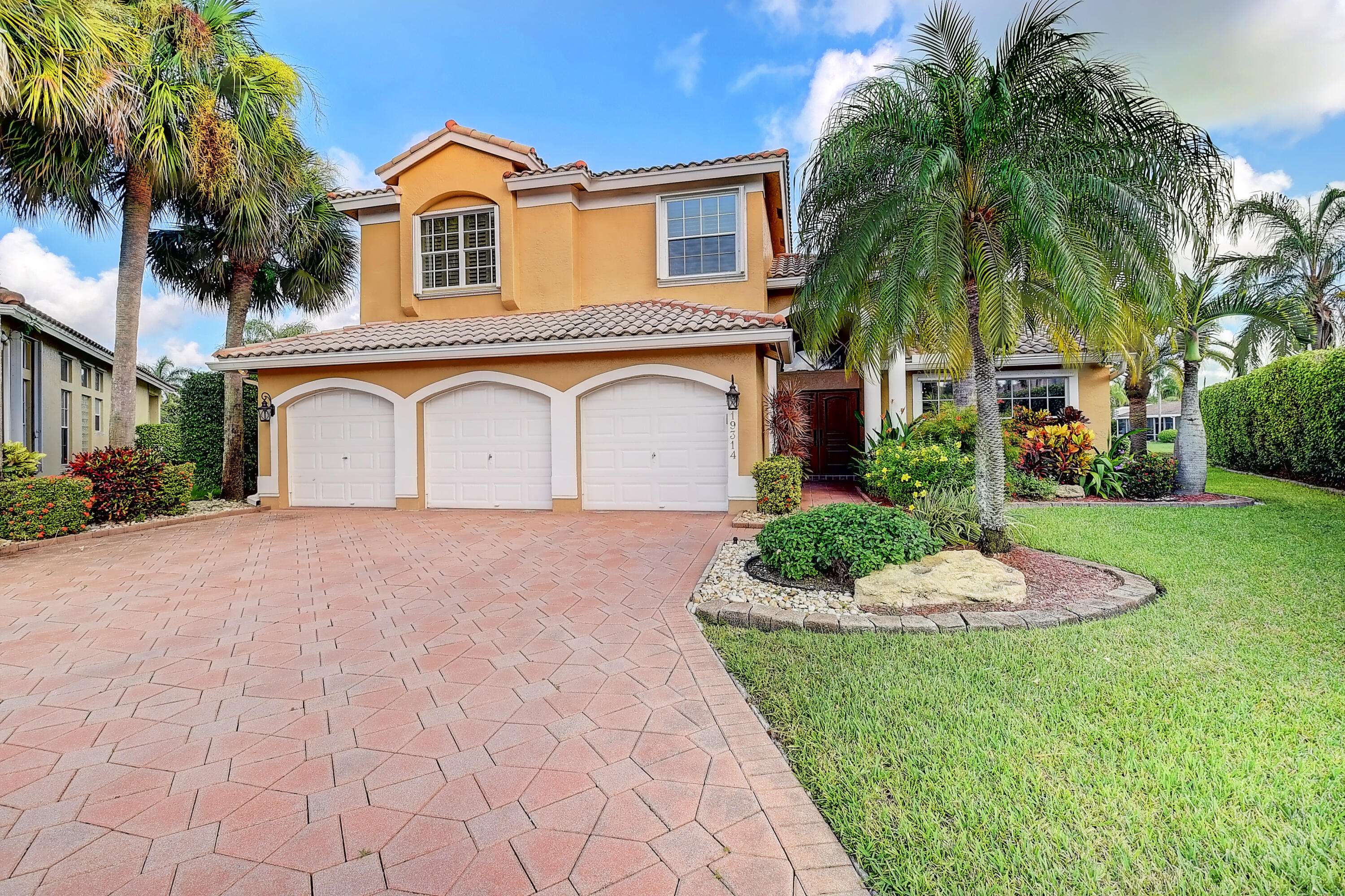 Boca Raton, FL 33498,19314 King Palm CT