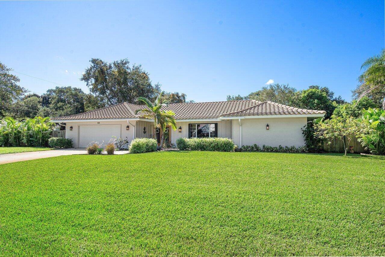 Palm Beach Gardens, FL 33410,2264 Holly LN