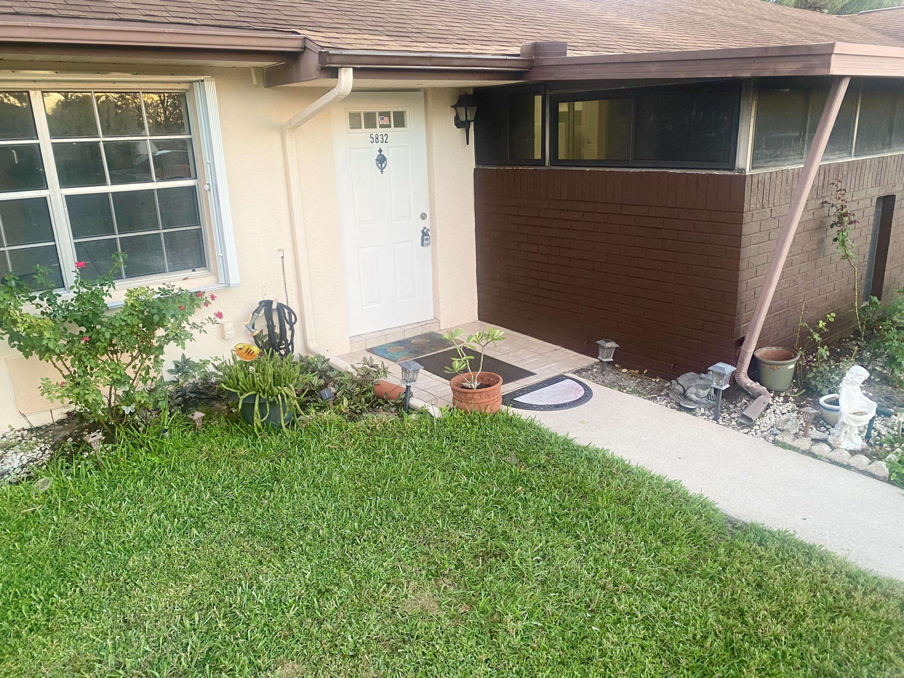 Fort Pierce, FL 34982,5832 Summerfield CT 50