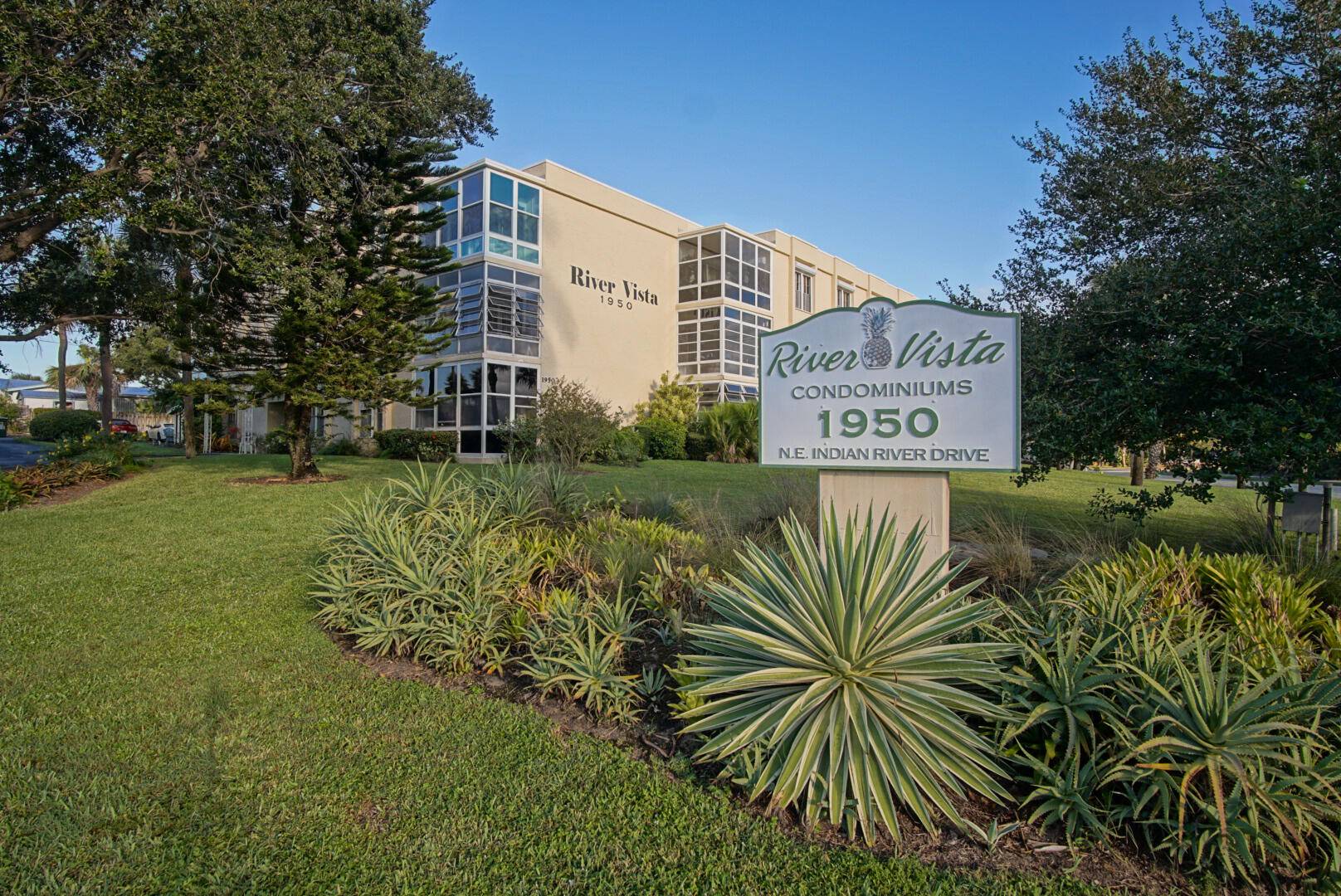 Jensen Beach, FL 34957,1950 NE Indian River DR 202