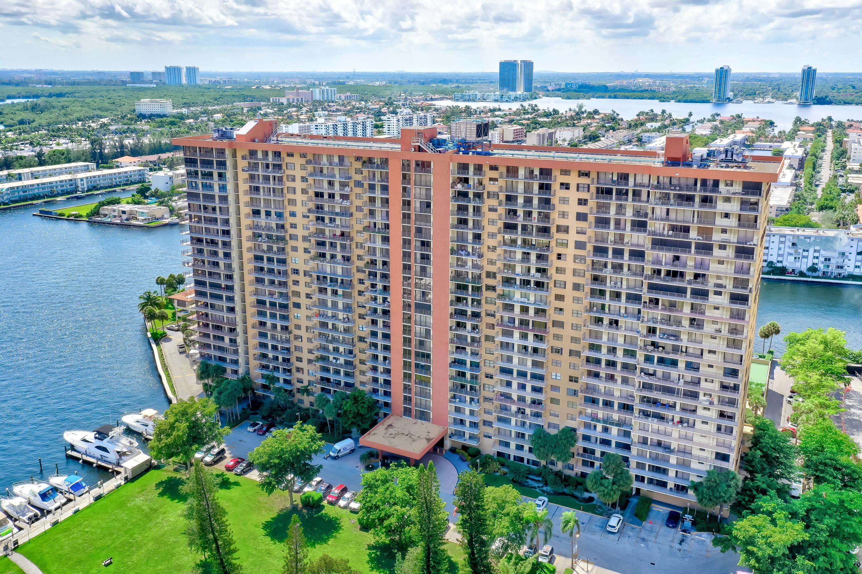 Sunny Isles Beach, FL 33160,290 174th ST L17