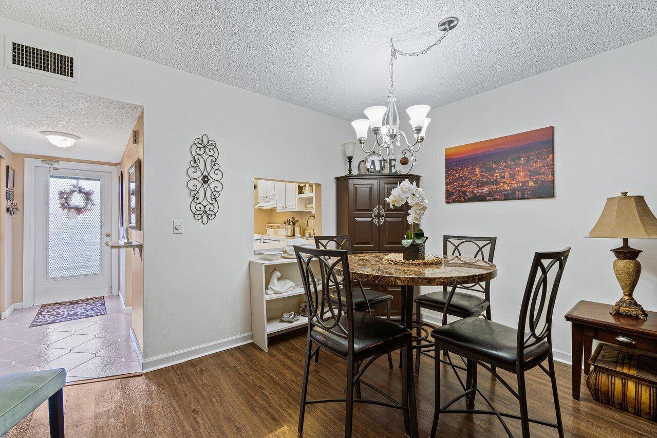 Delray Beach, FL 33446,6 Abbey LN 102