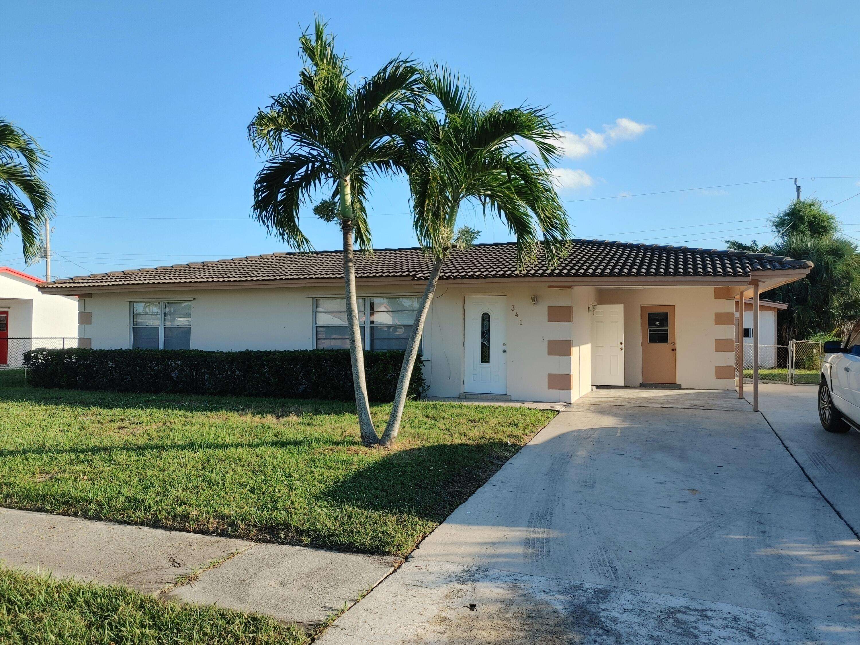 Riviera Beach, FL 33404,341 W 22nd CT