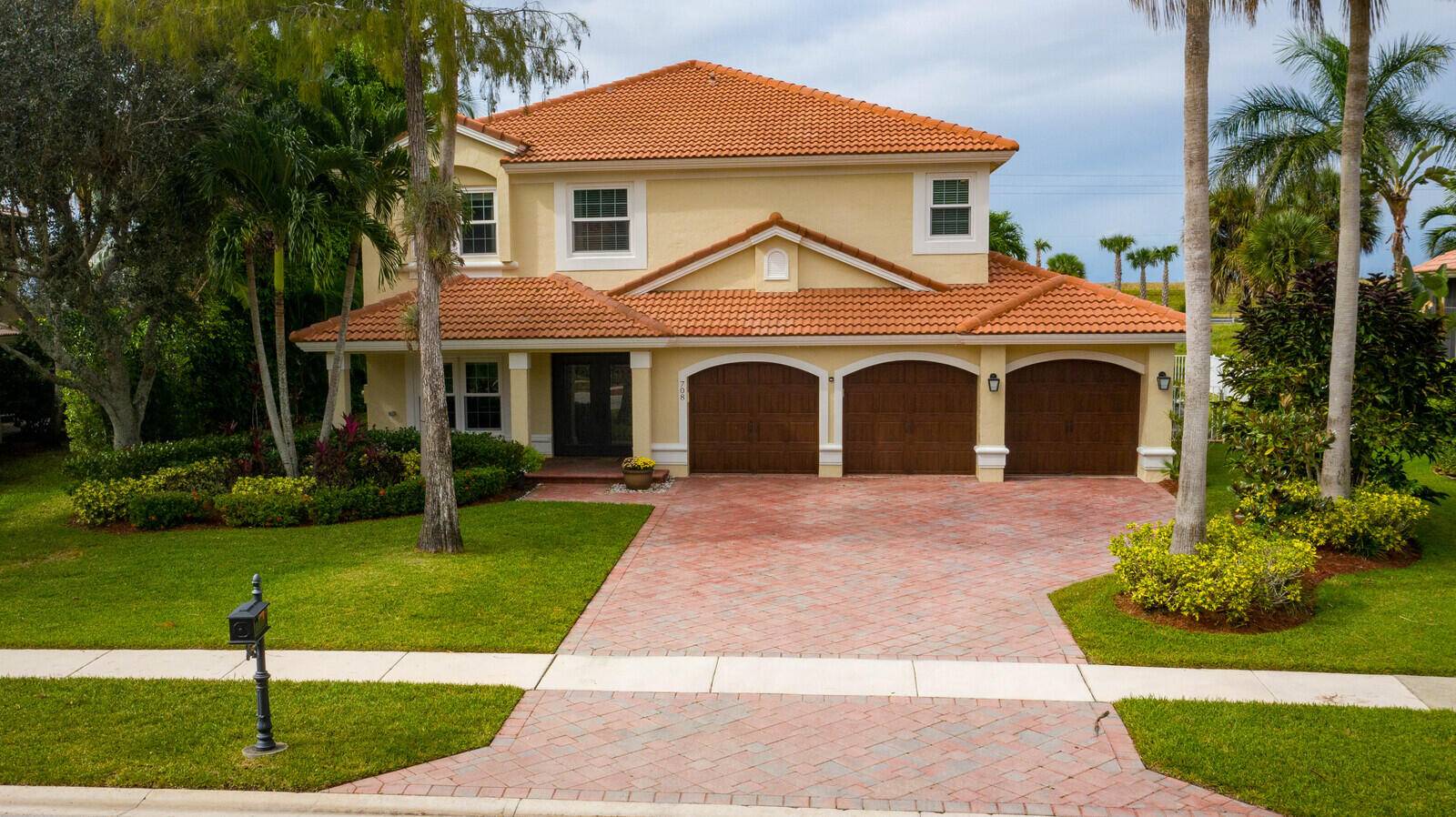 Wellington, FL 33414,708 Cypress Green CIR