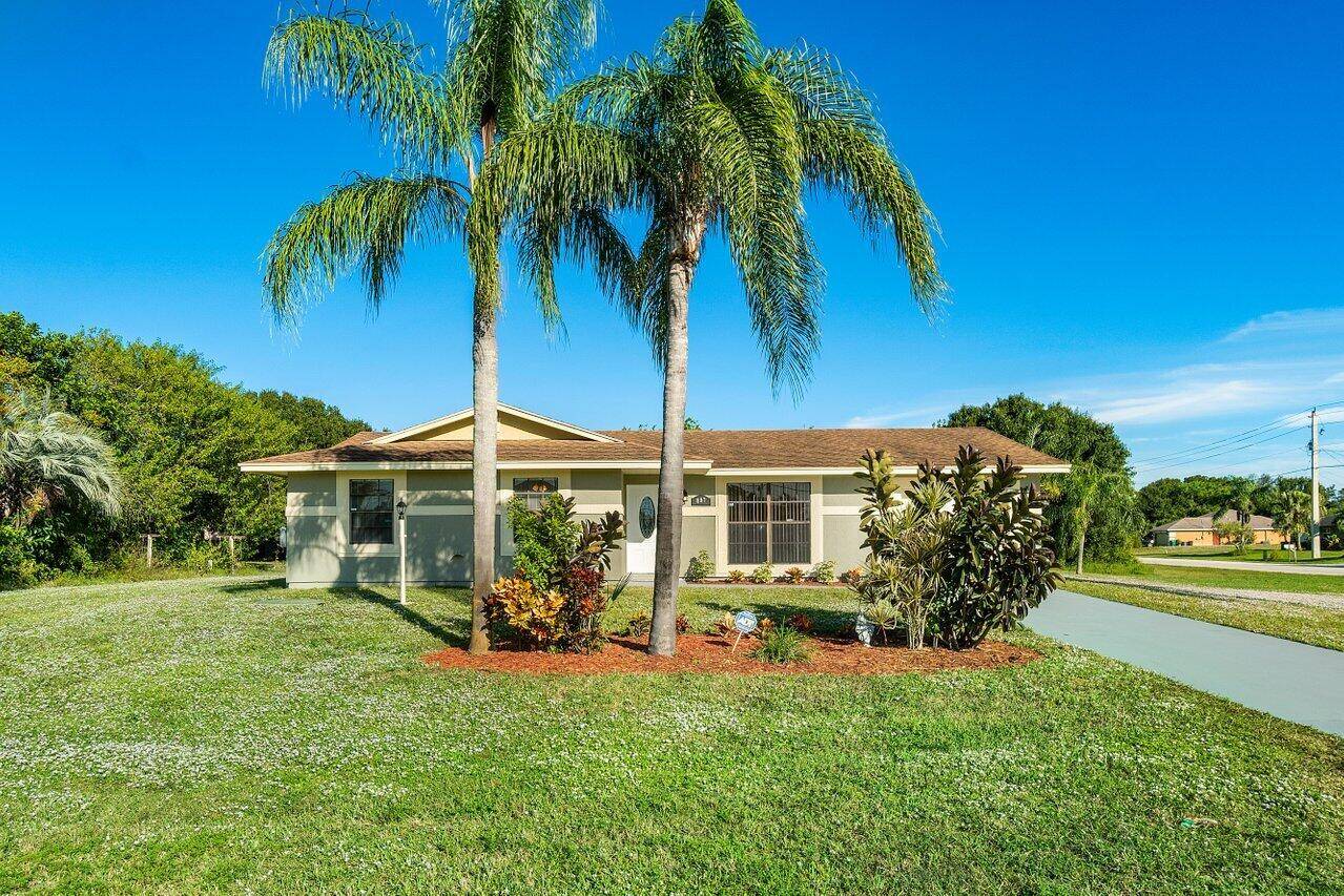 Port Saint Lucie, FL 34983,897 SW Carmelite ST