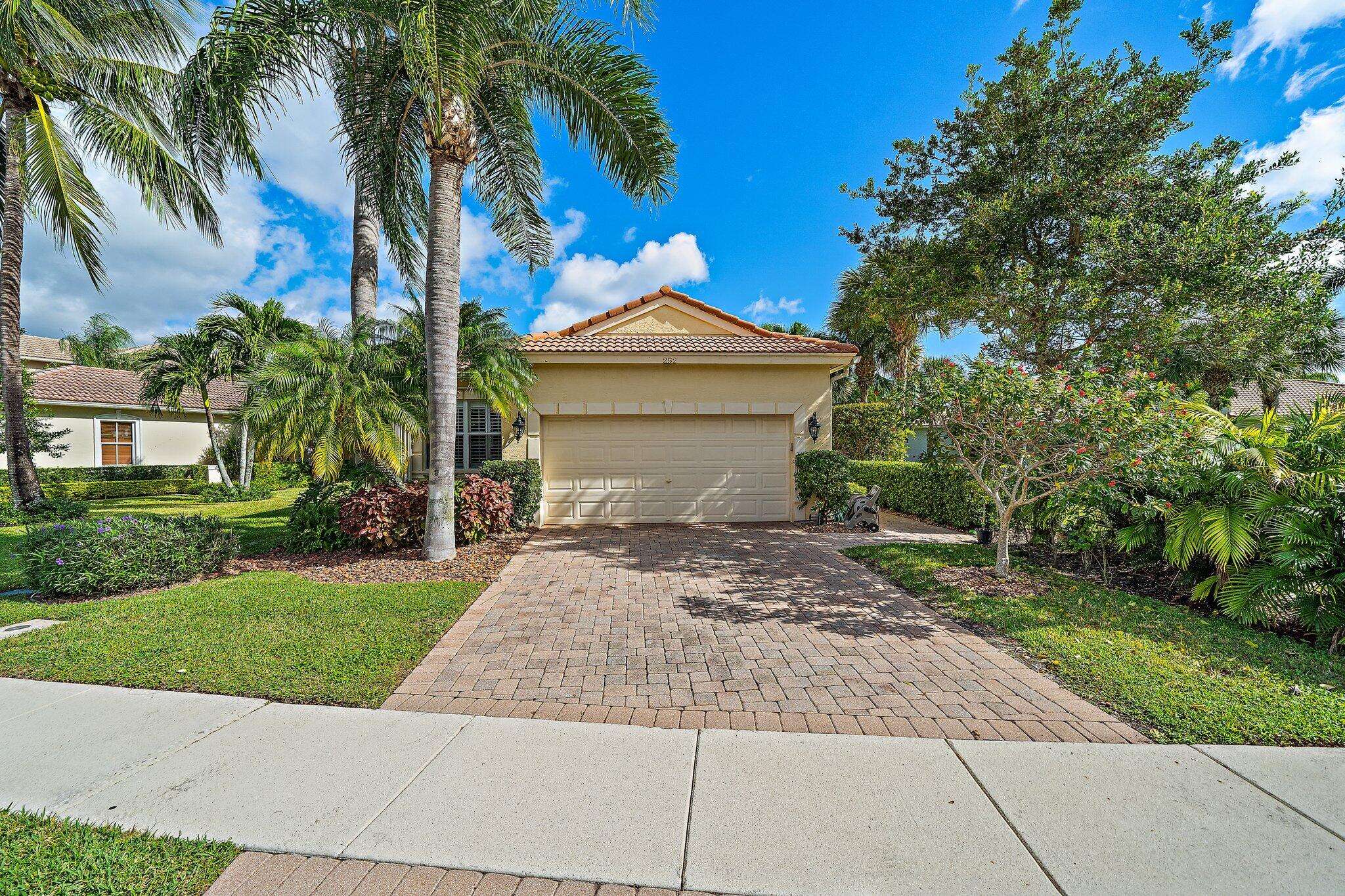 Palm Beach Gardens, FL 33418,252 Isle Verde WAY