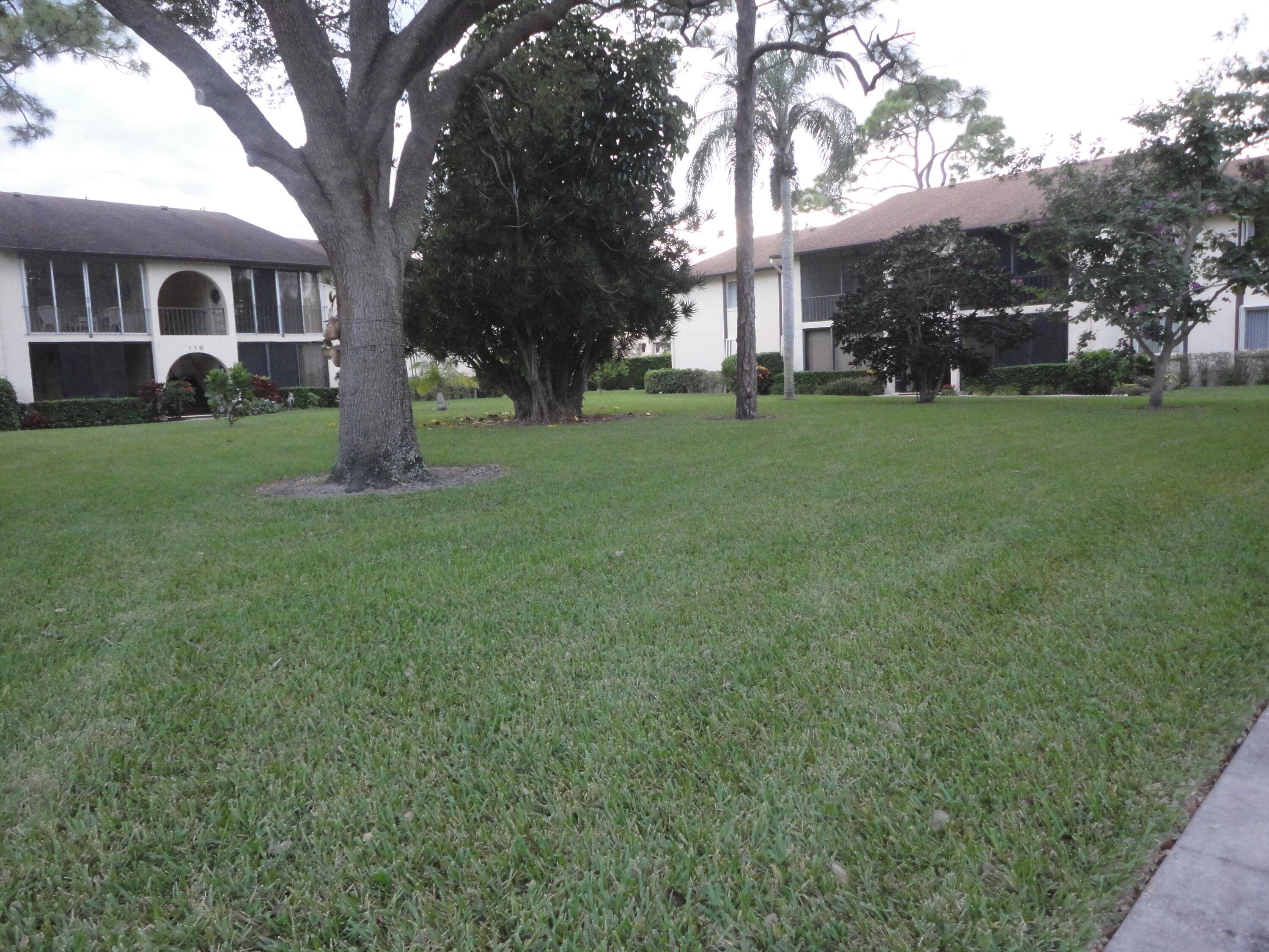 Greenacres, FL 33463,121 Lake Pine CIR C-1