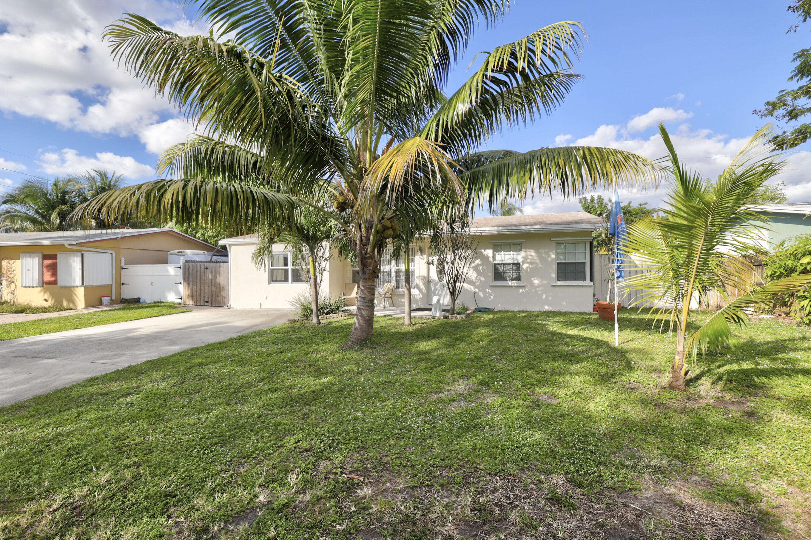 Pompano Beach, FL 33064,1537 NE 30th CT