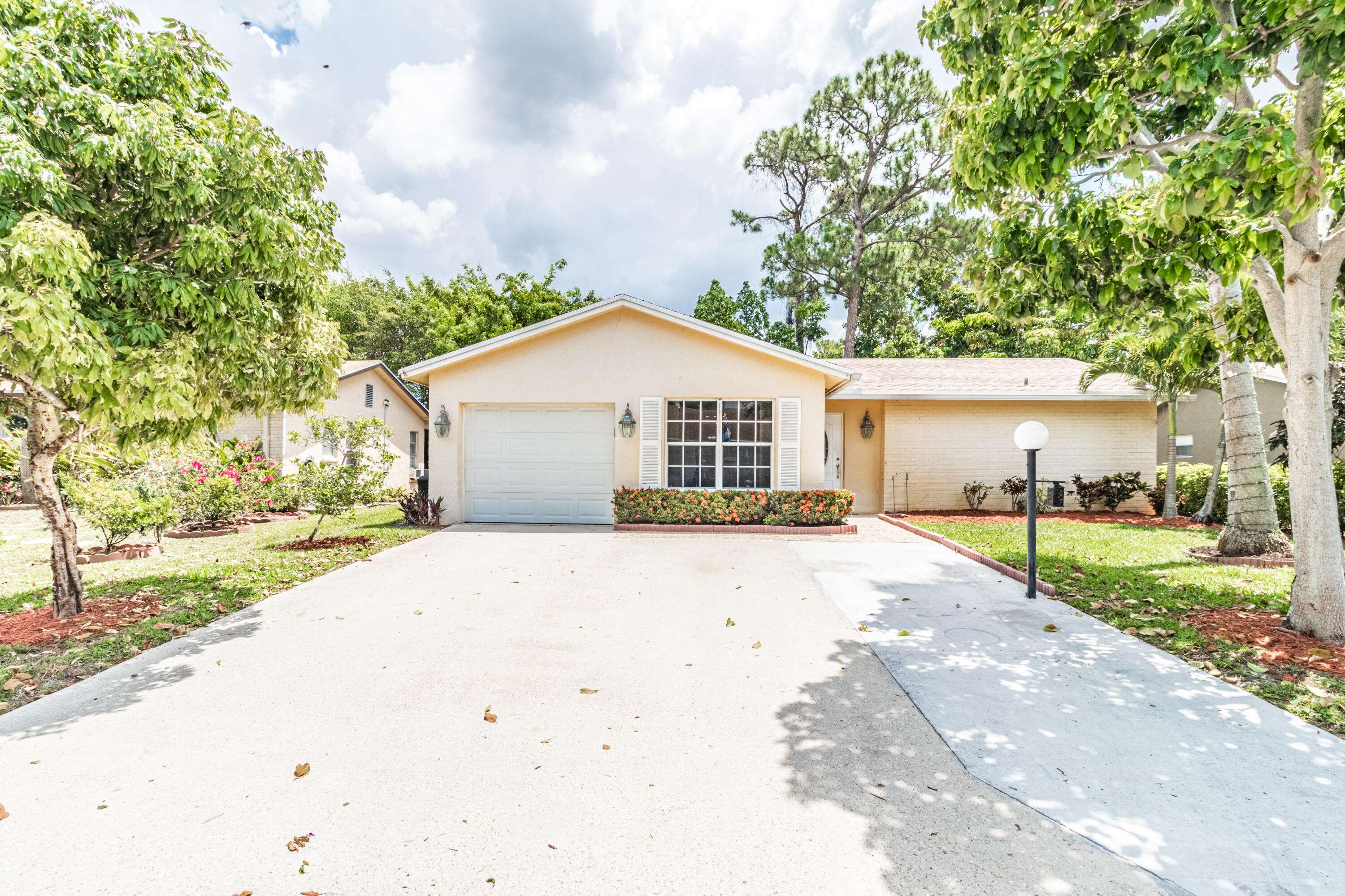 Lake Worth, FL 33463,6378 Summer Sky LN