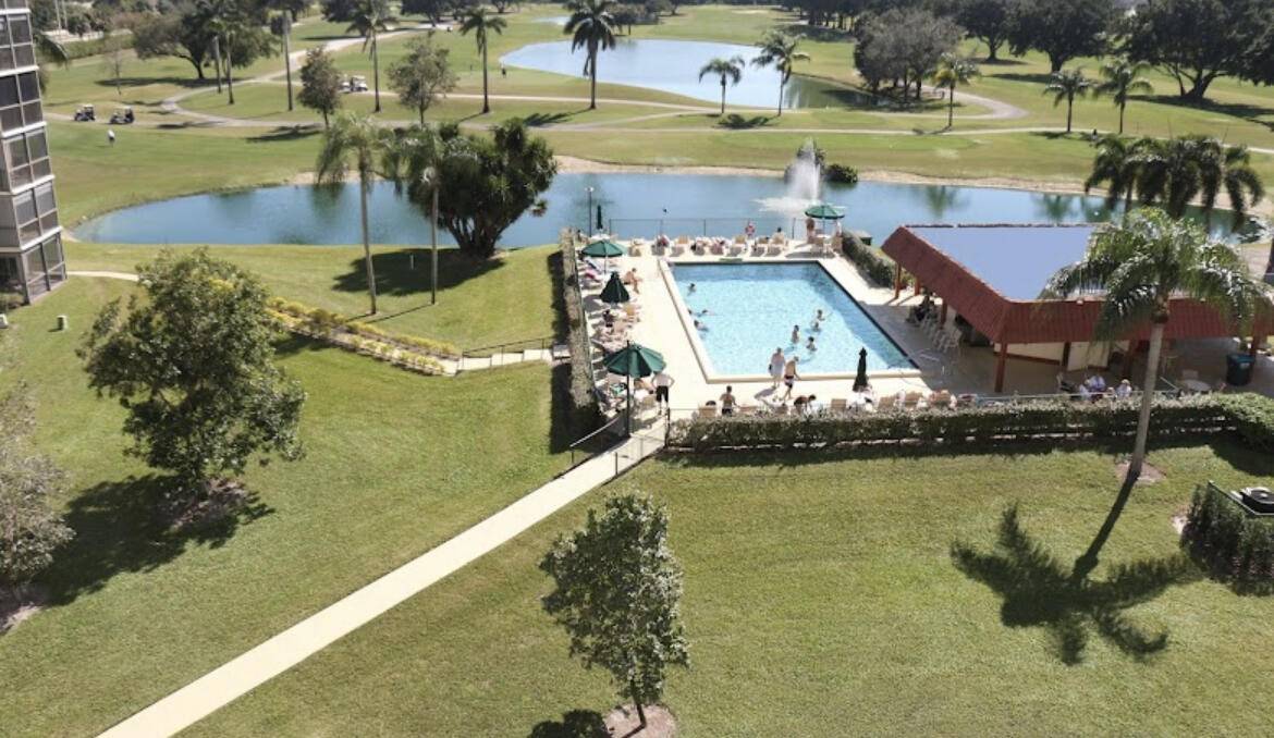 Pembroke Pines, FL 33025,9720 S Hollybrook Lake DR 303