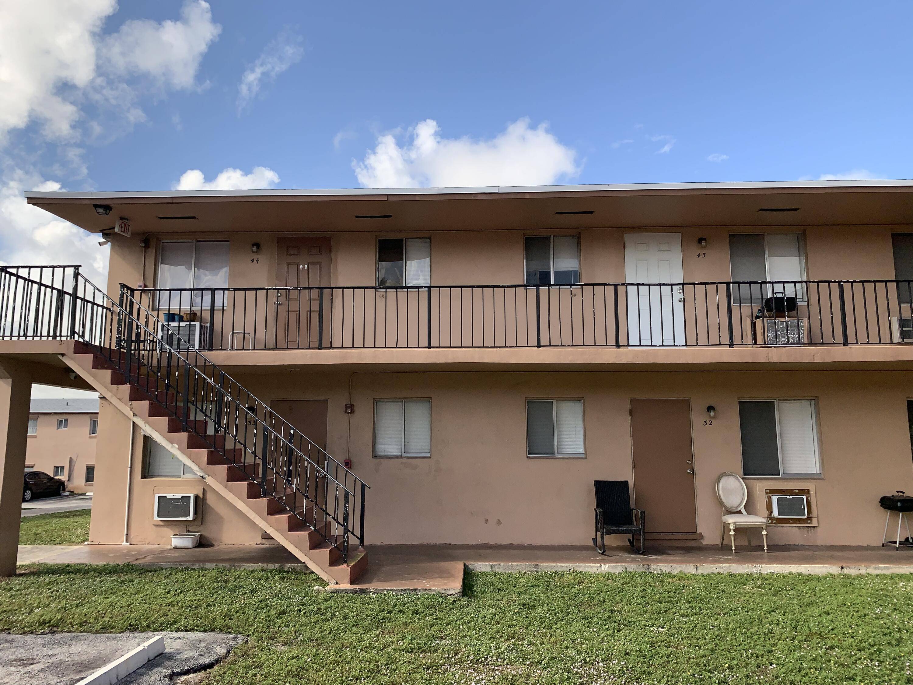 Lake Worth, FL 33460,1829 N A ST 43