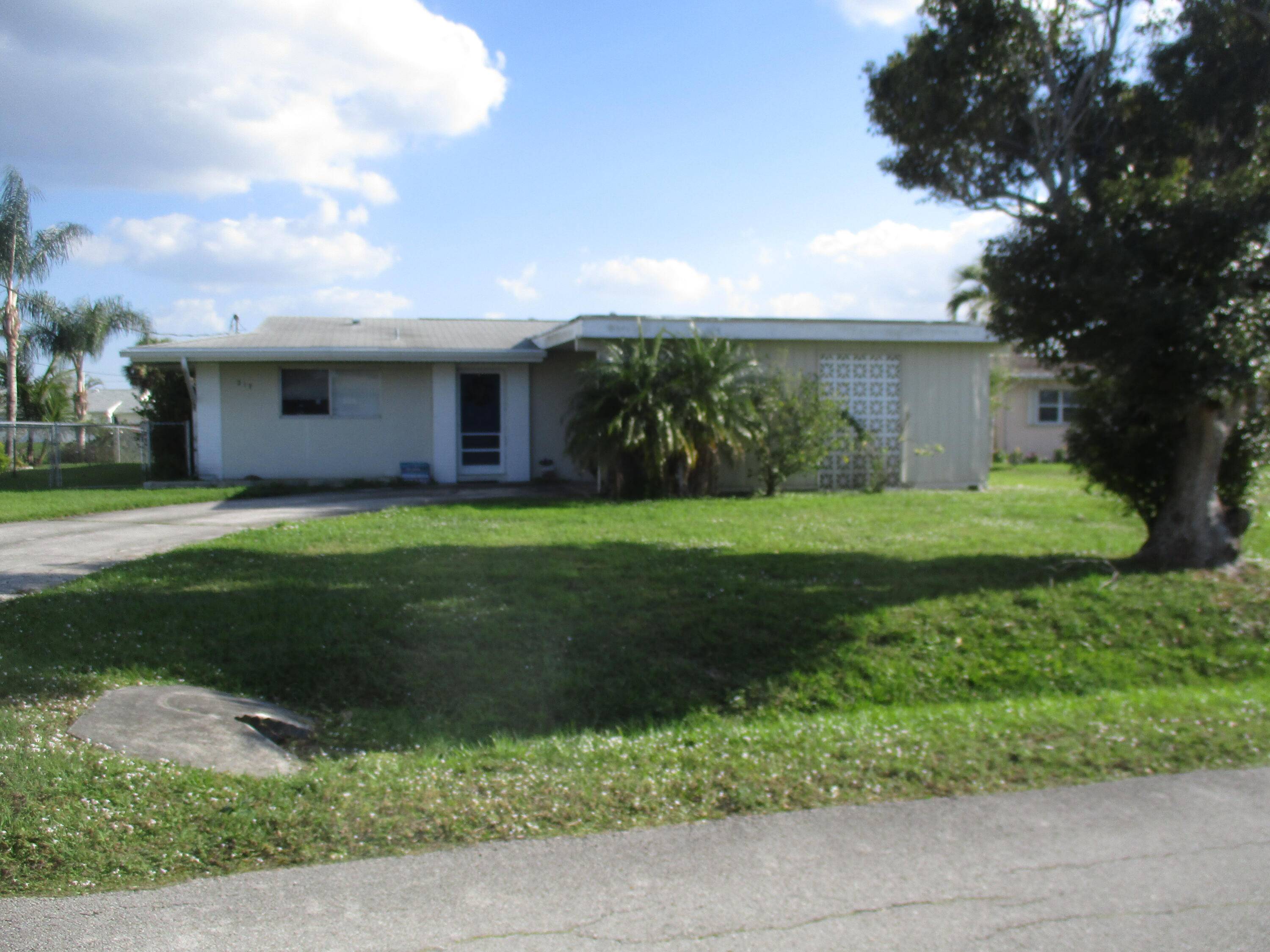 Port Saint Lucie, FL 34952,217 Olive AVE