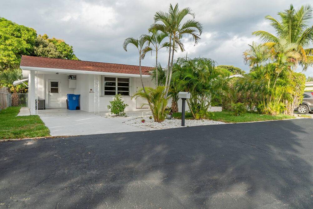 Lantana, FL 33462,711 W Broward ST