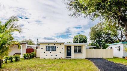 Pembroke Pines, FL 33023,212 SW 67 AVE