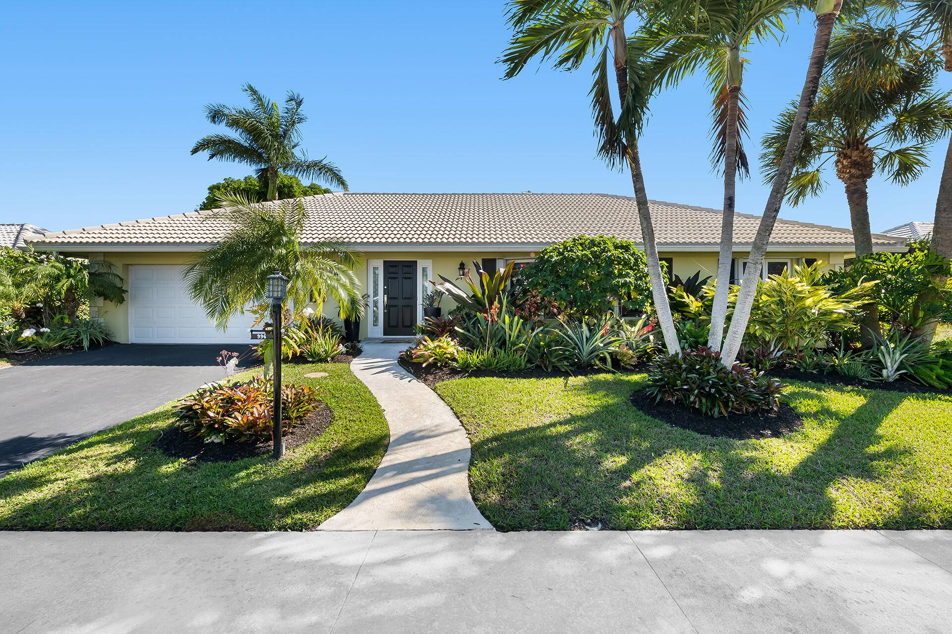 Boca Raton, FL 33486,996 SW Hickory TER