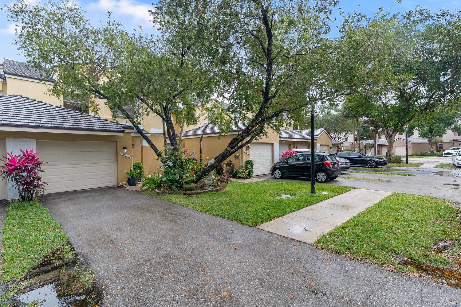 Plantation, FL 33324,9802 NW 1st CT