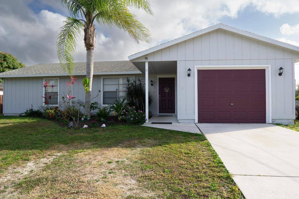 Port Saint Lucie, FL 34983,686 SW Violet AVE